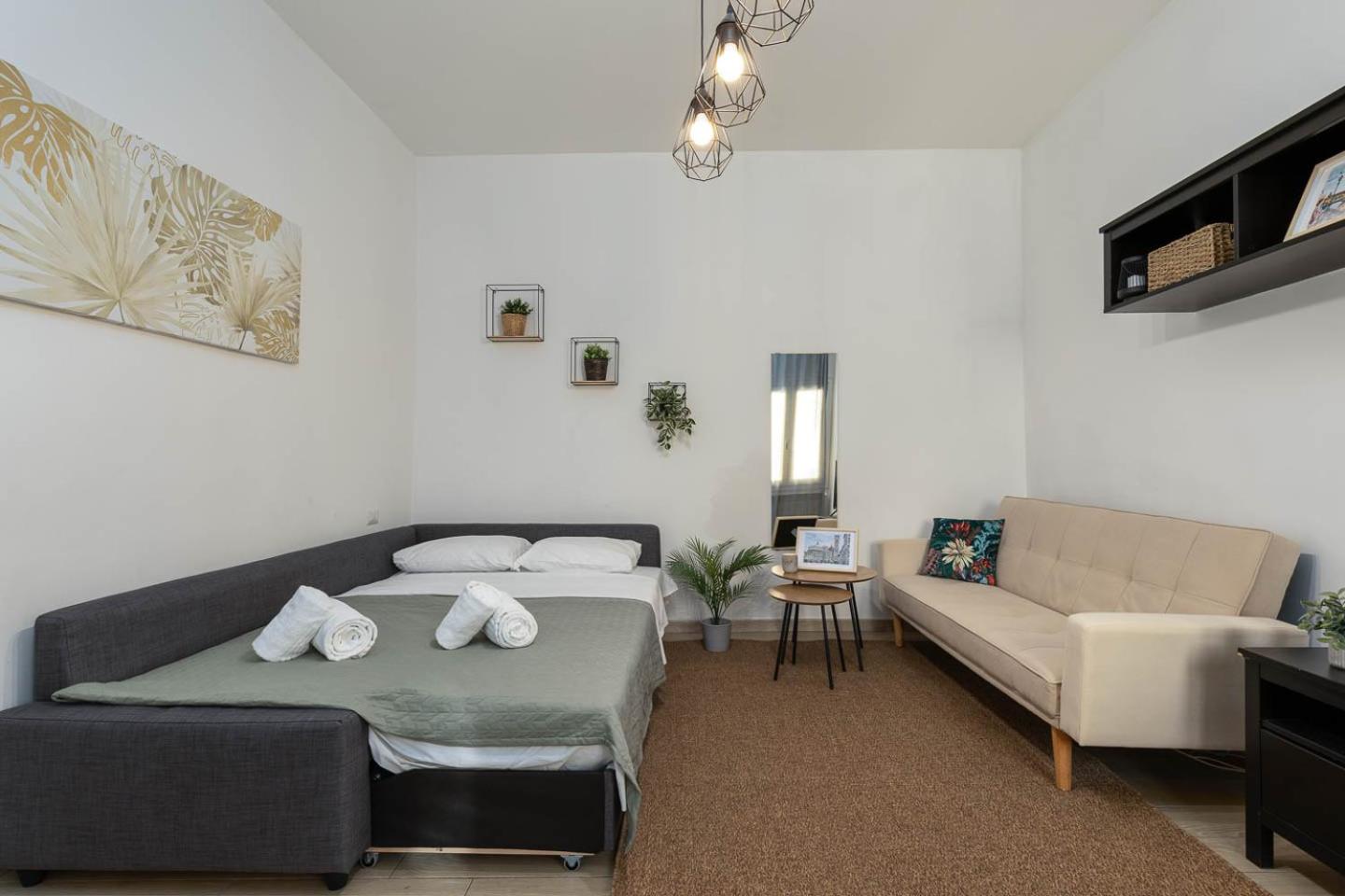 One-Bedroom Apartment