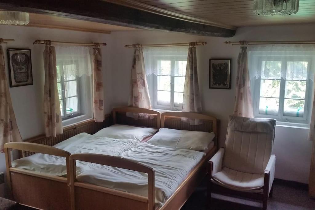 Three-Bedroom House photo 3