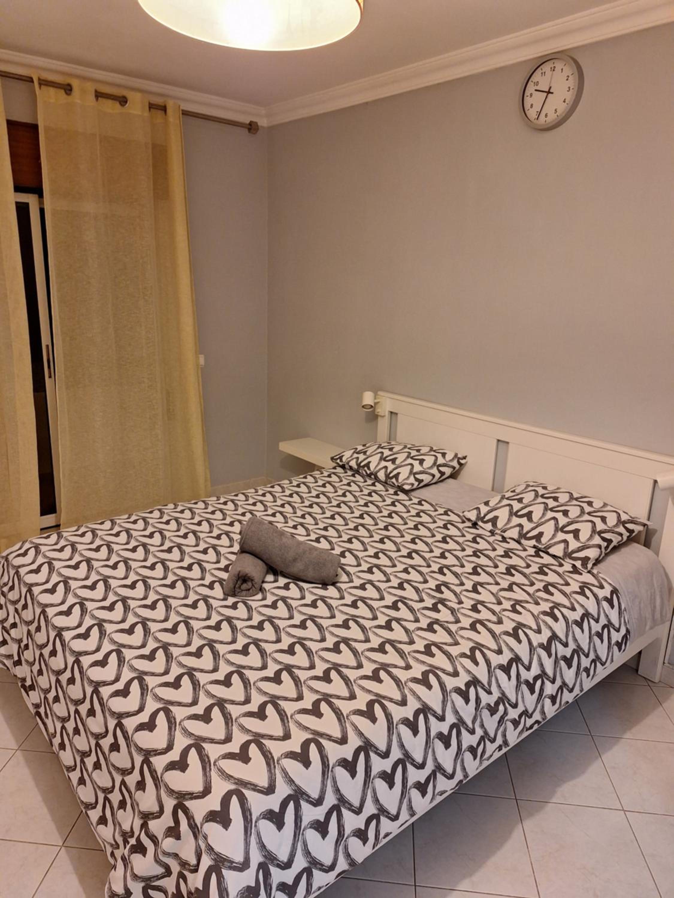 King Suite with Balcony - Photo 32