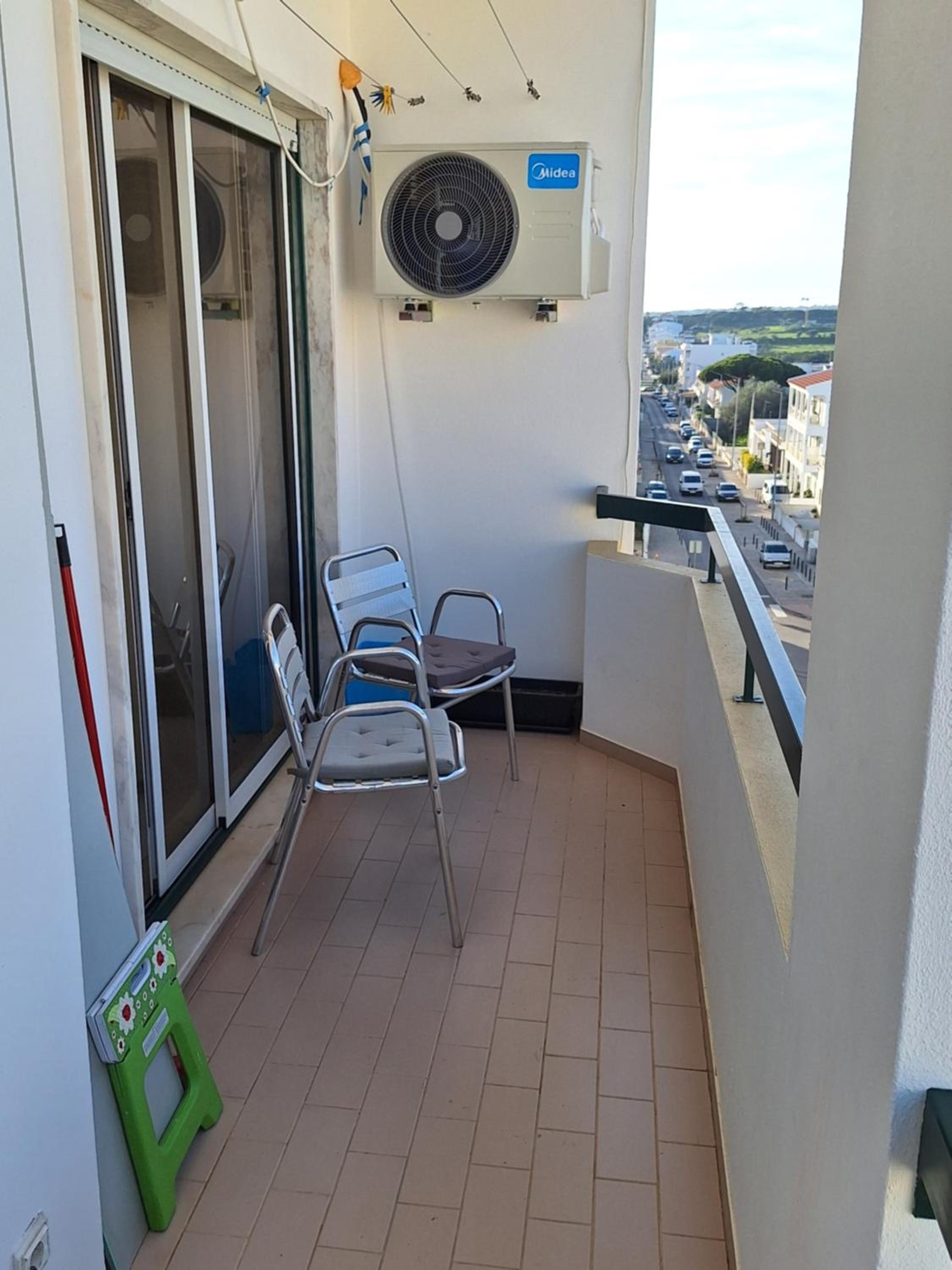 King Suite with Balcony - Photo 17