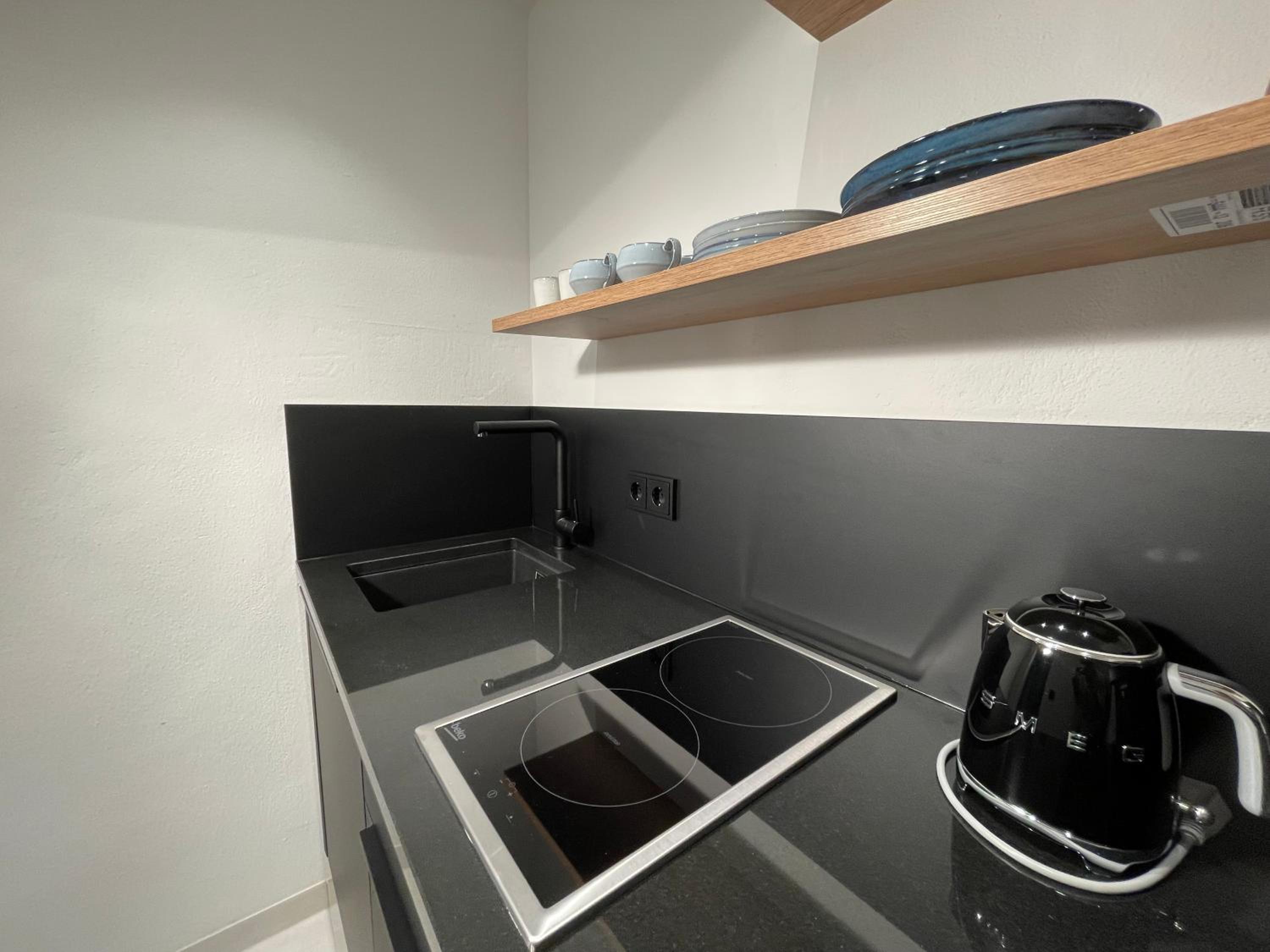 One-Bedroom Apartment photo 2
