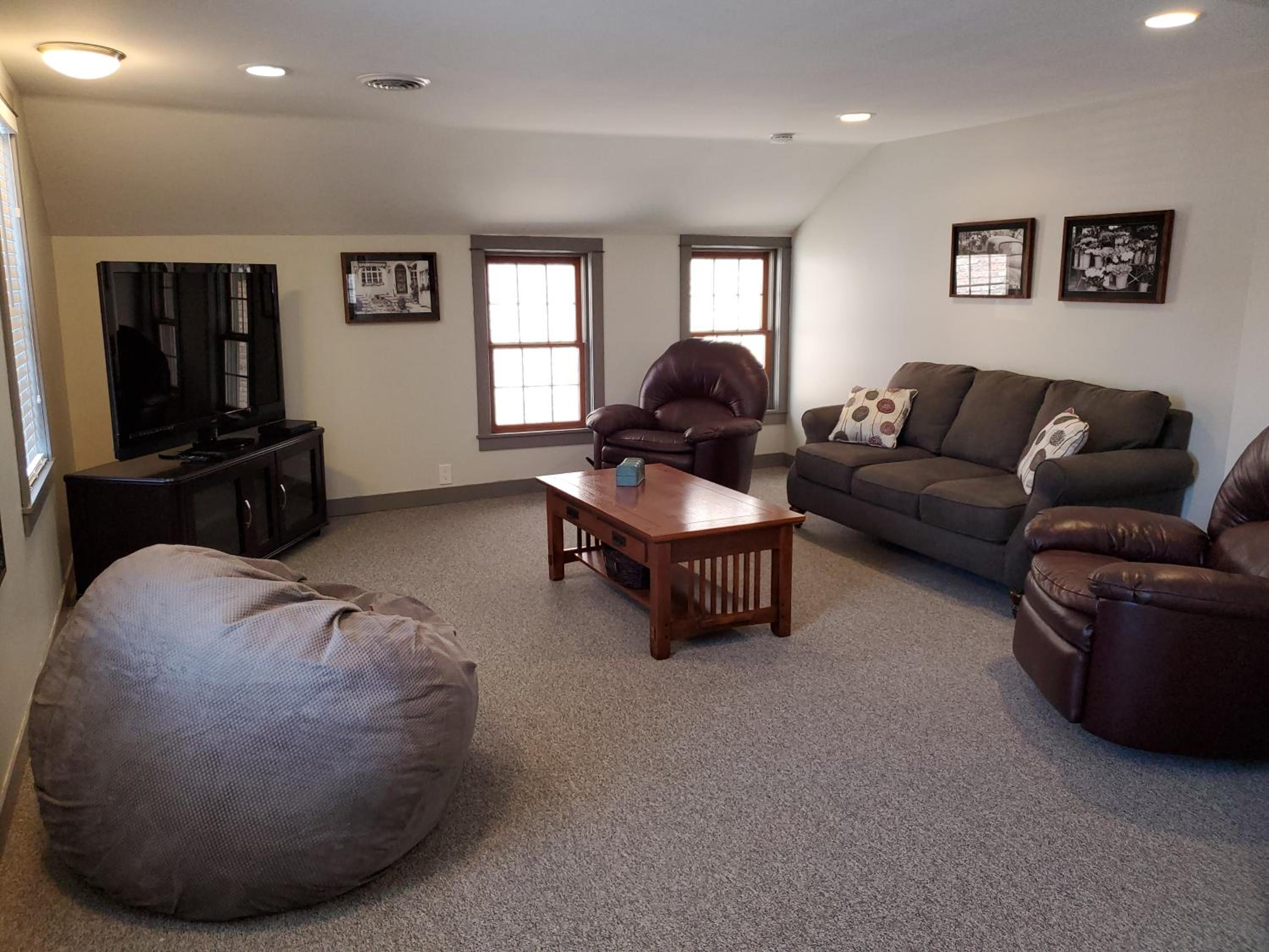 Three-Bedroom Apartment photo 1