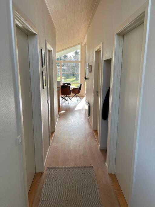 Five-Bedroom House photo 3