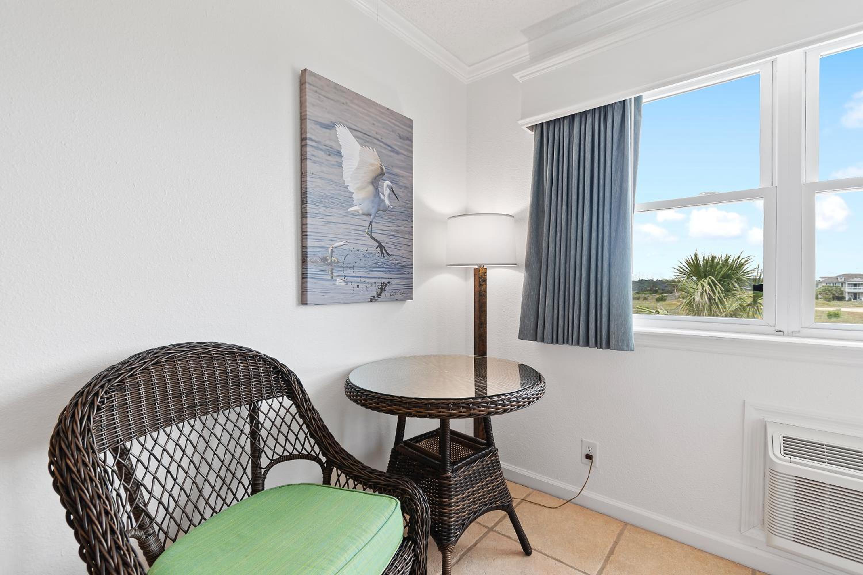 Queen Room with Two Queen Beds - Non Ocean View - Photo 2