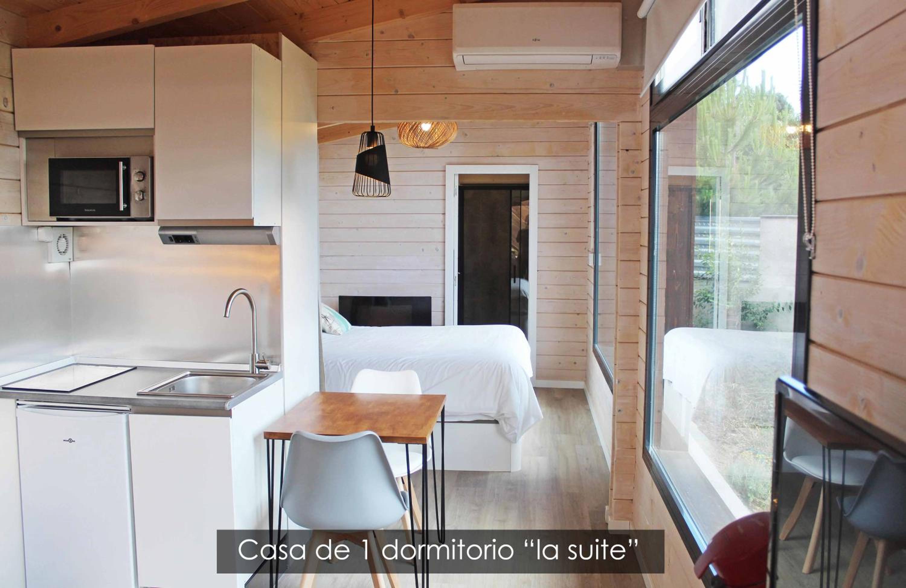 One-Bedroom House photo 2