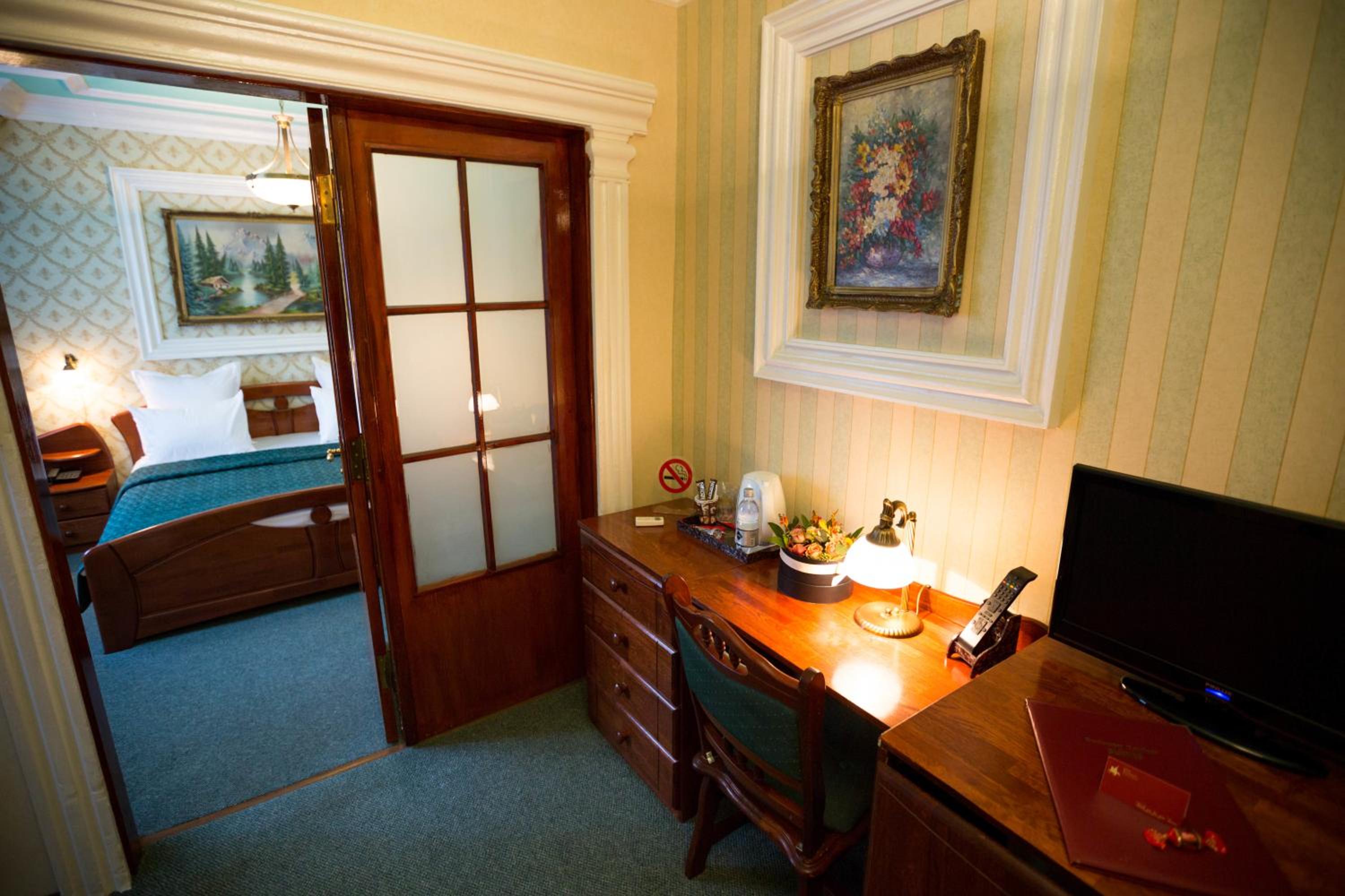 Suite - Photo 5