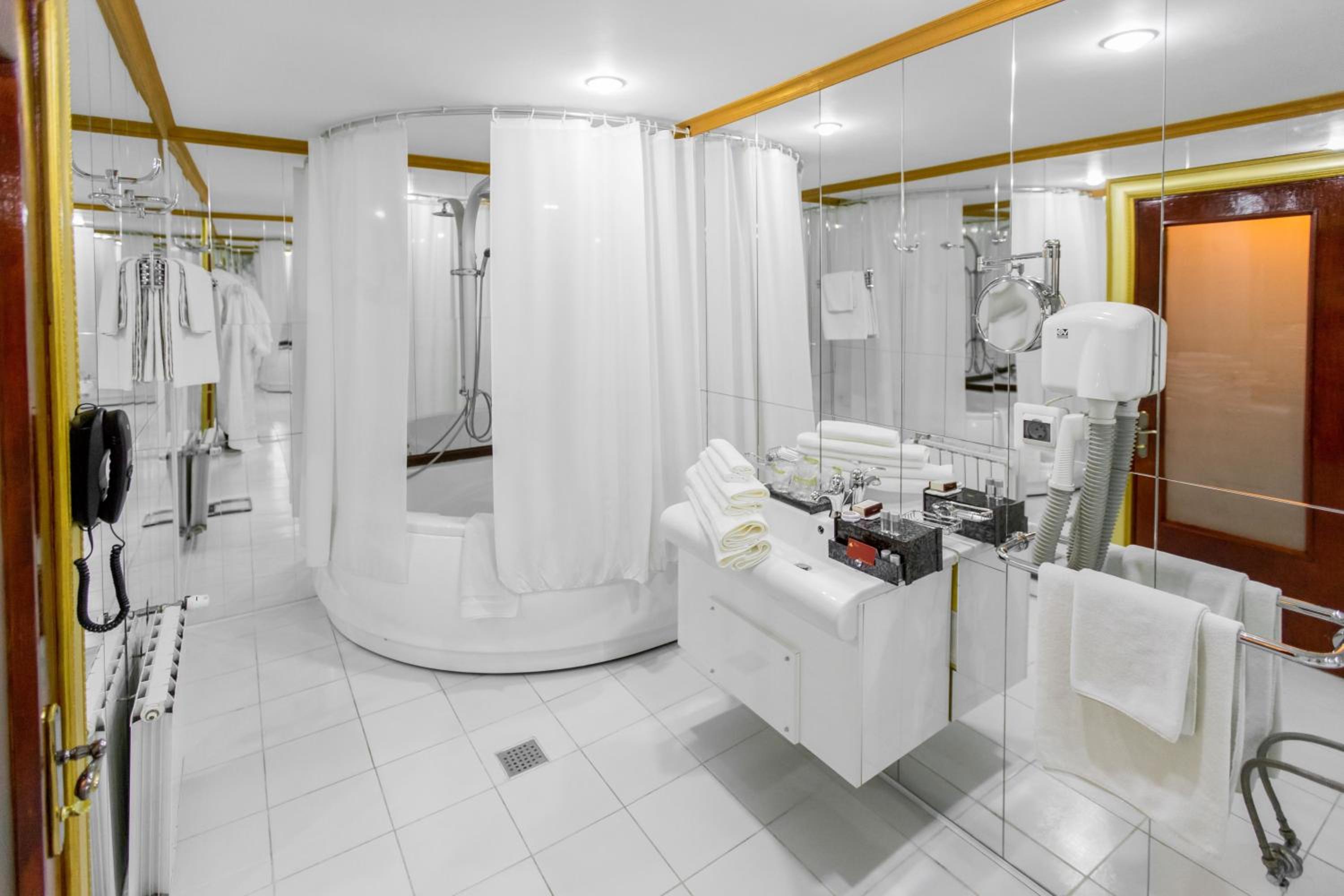 Twin Suite - Photo 5