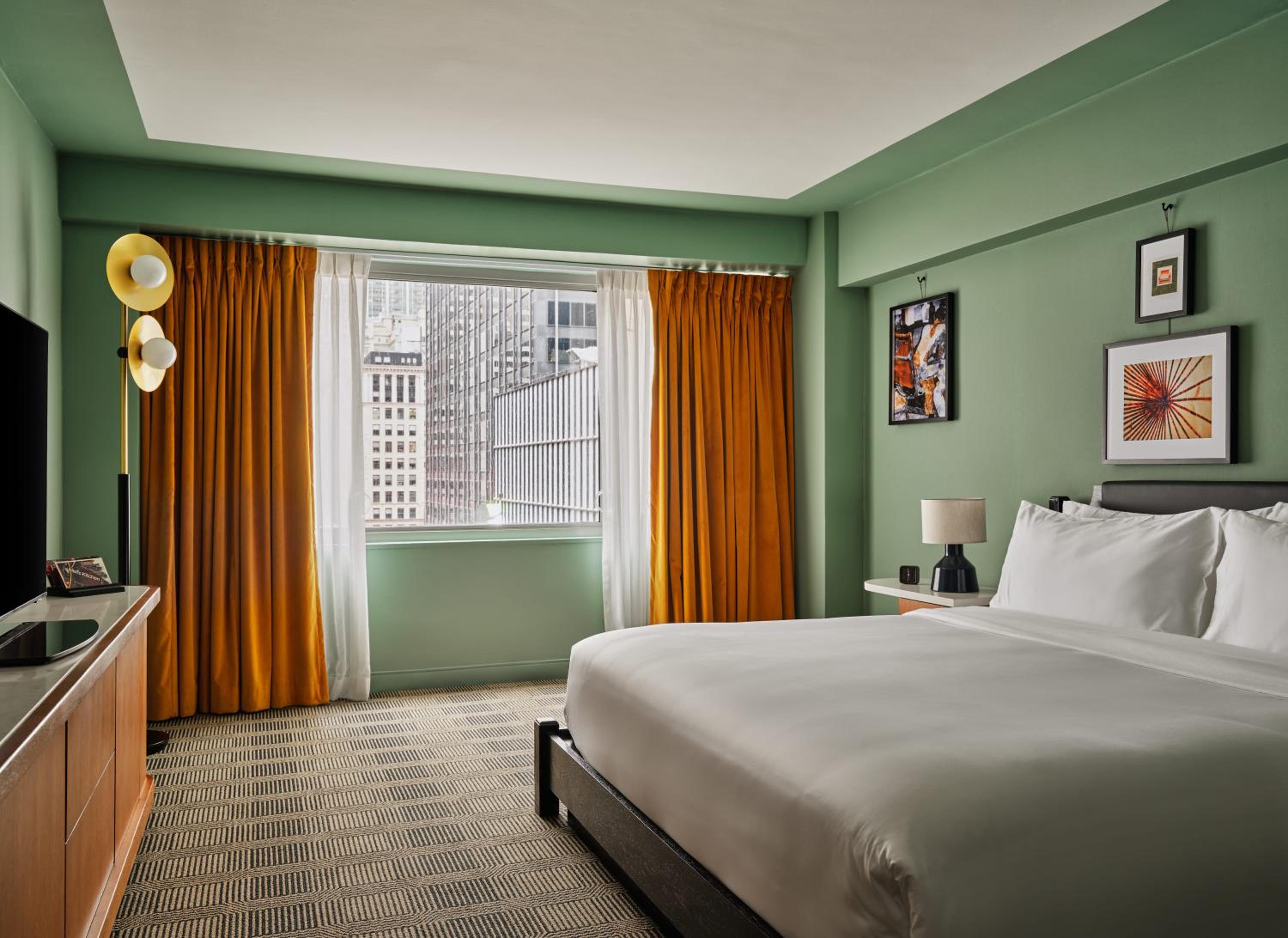 King Room with Roll-In Shower - Disability Access
