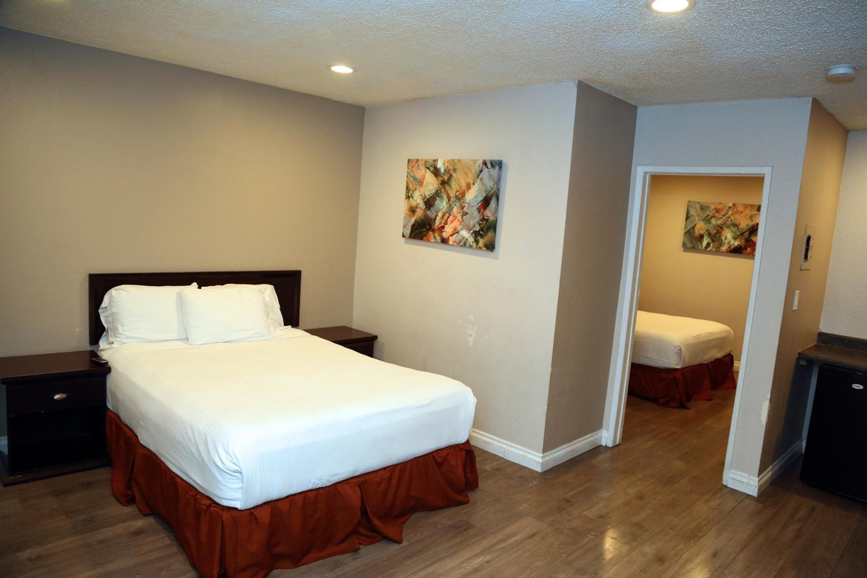 Standard Queen Room - Photo 1
