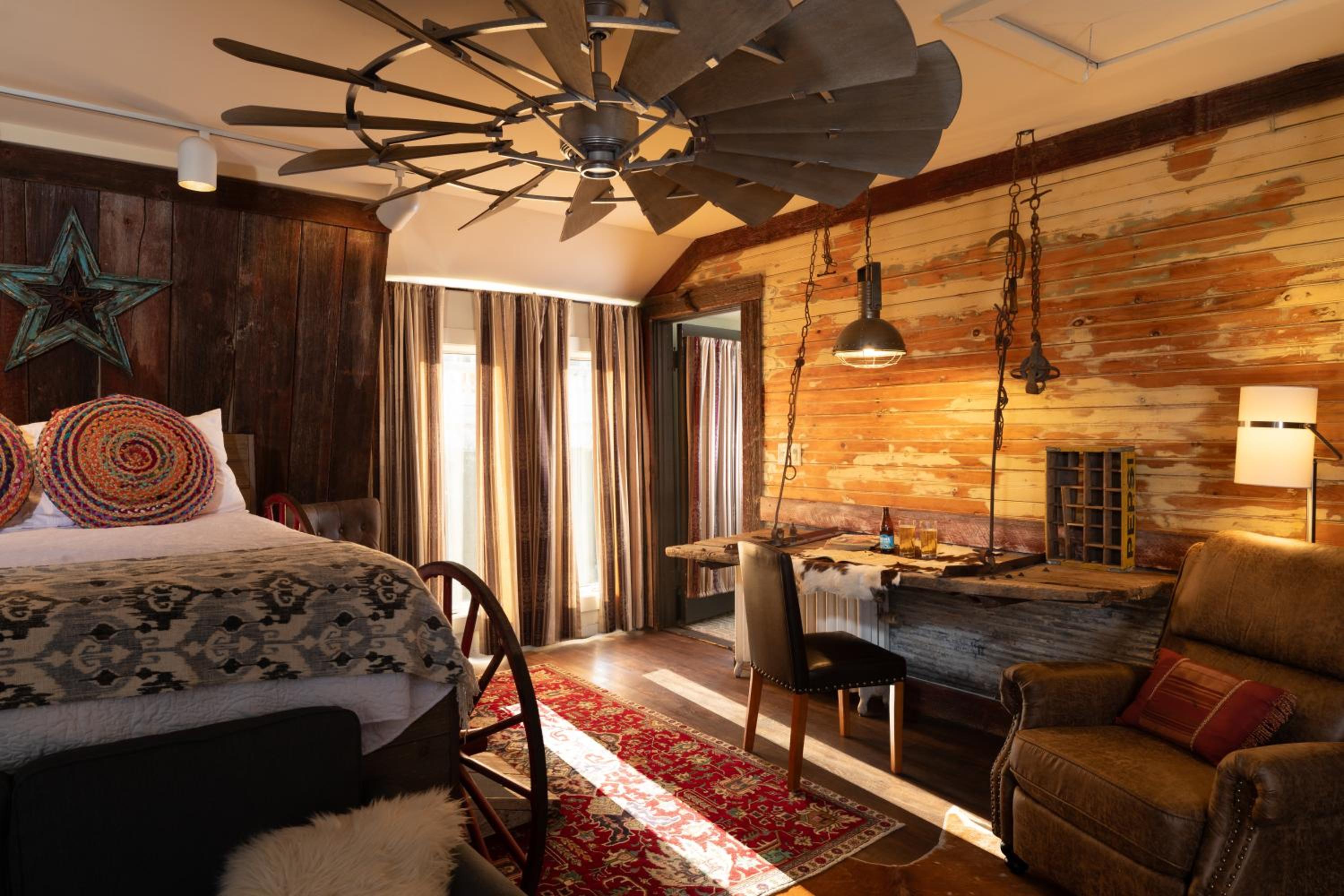 Queen Room photo 3