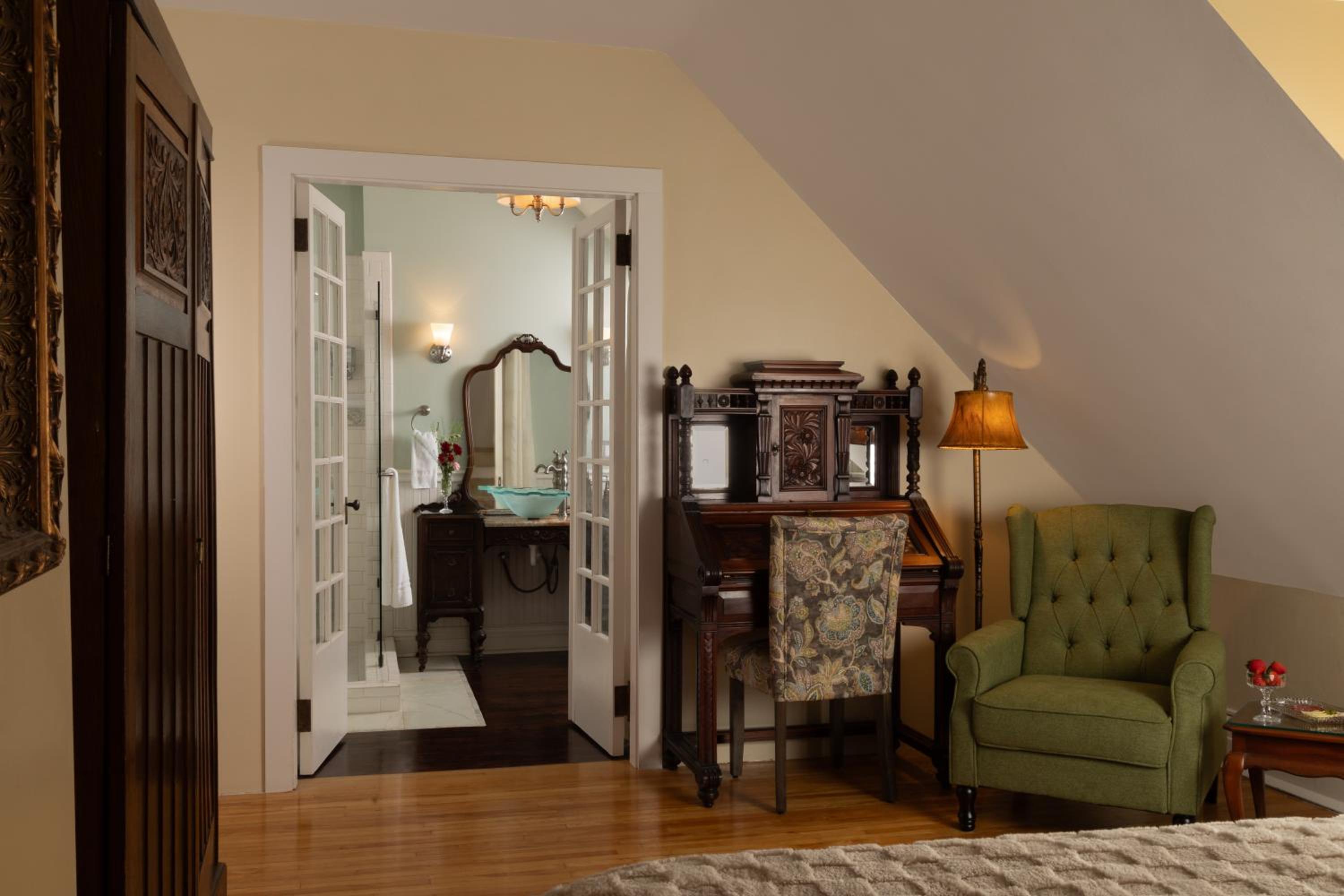Deluxe Queen Room photo 2