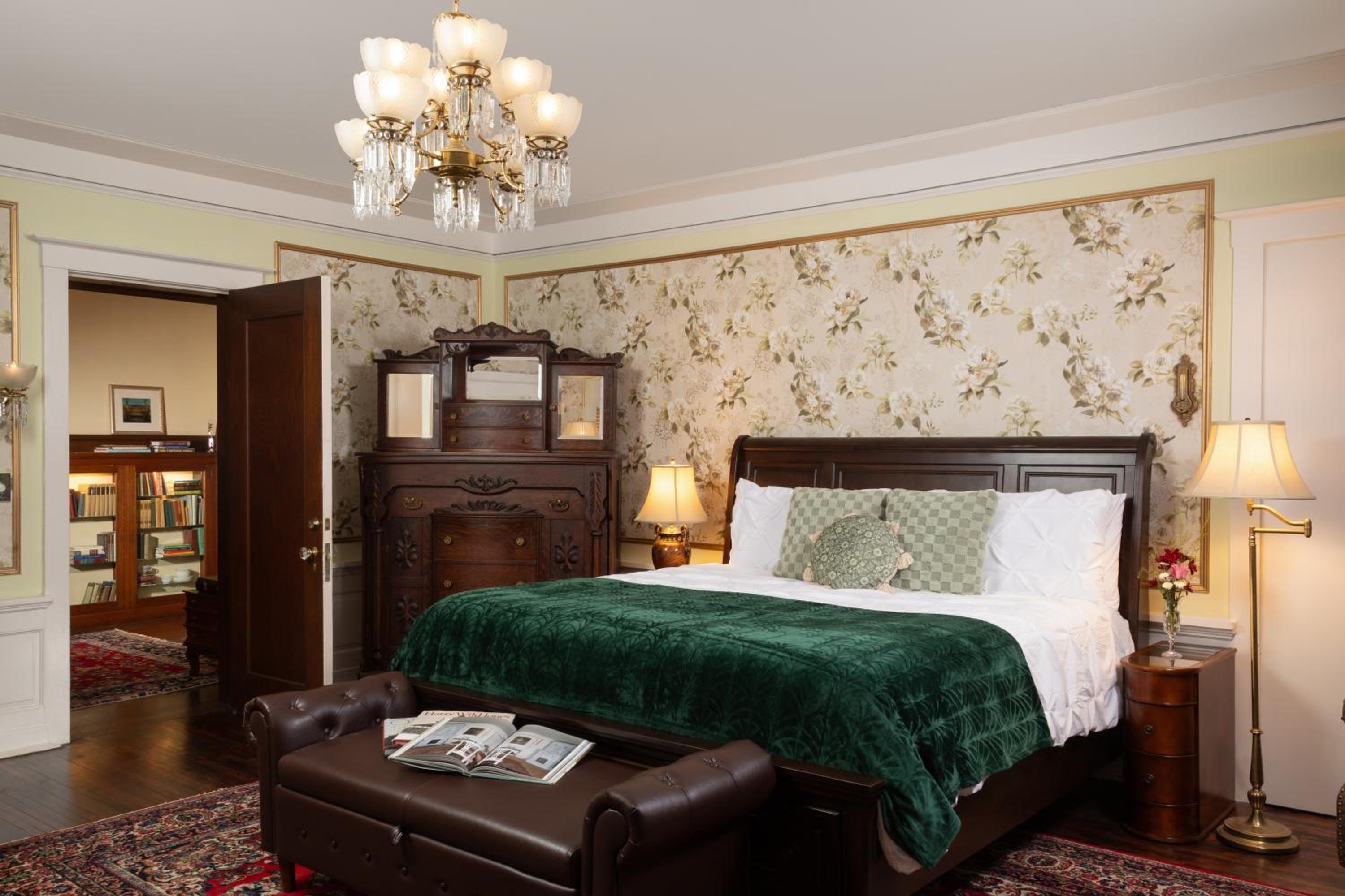 Superior King Room photo 2