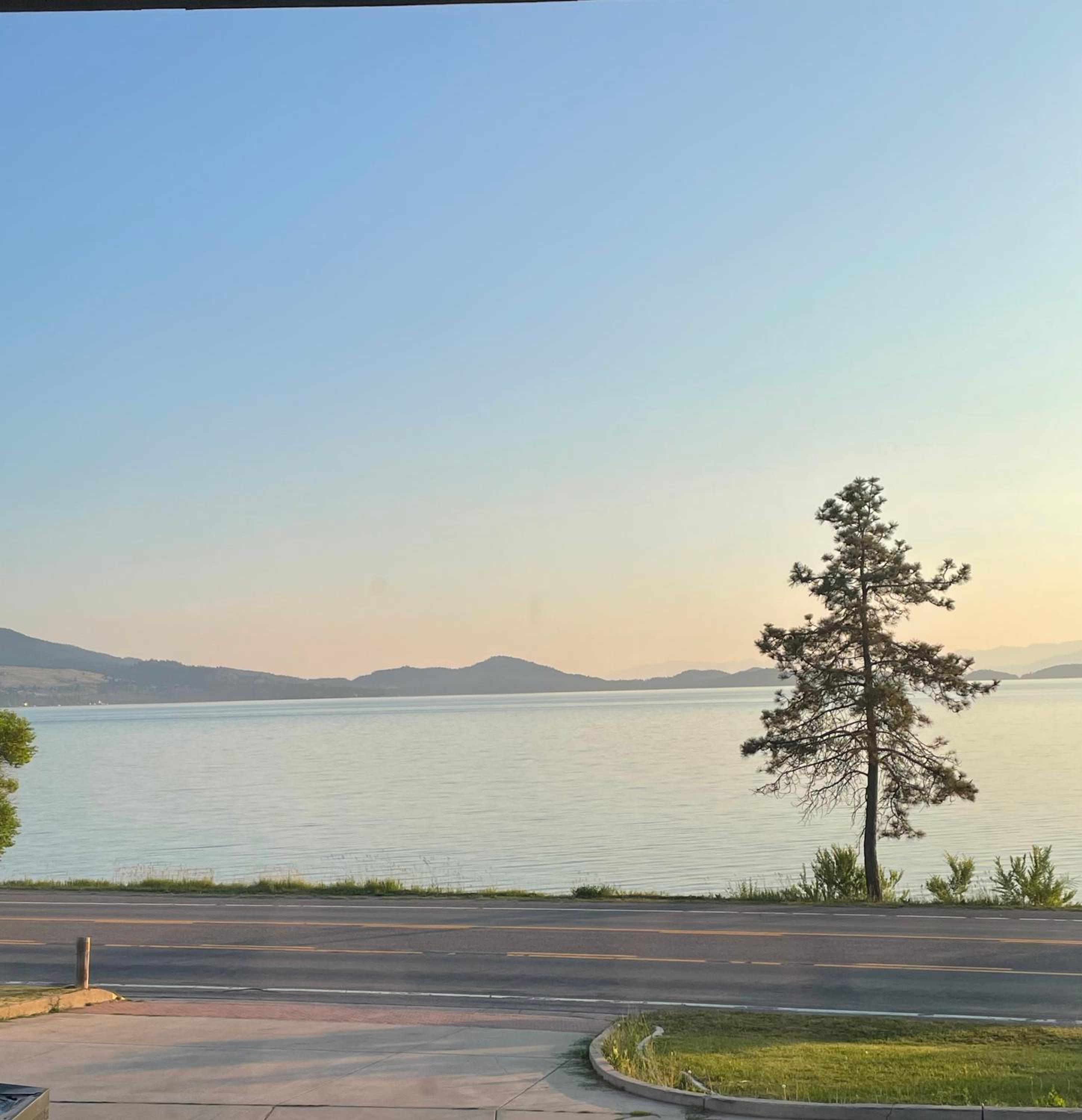Premium King with Lake View - Photo 3