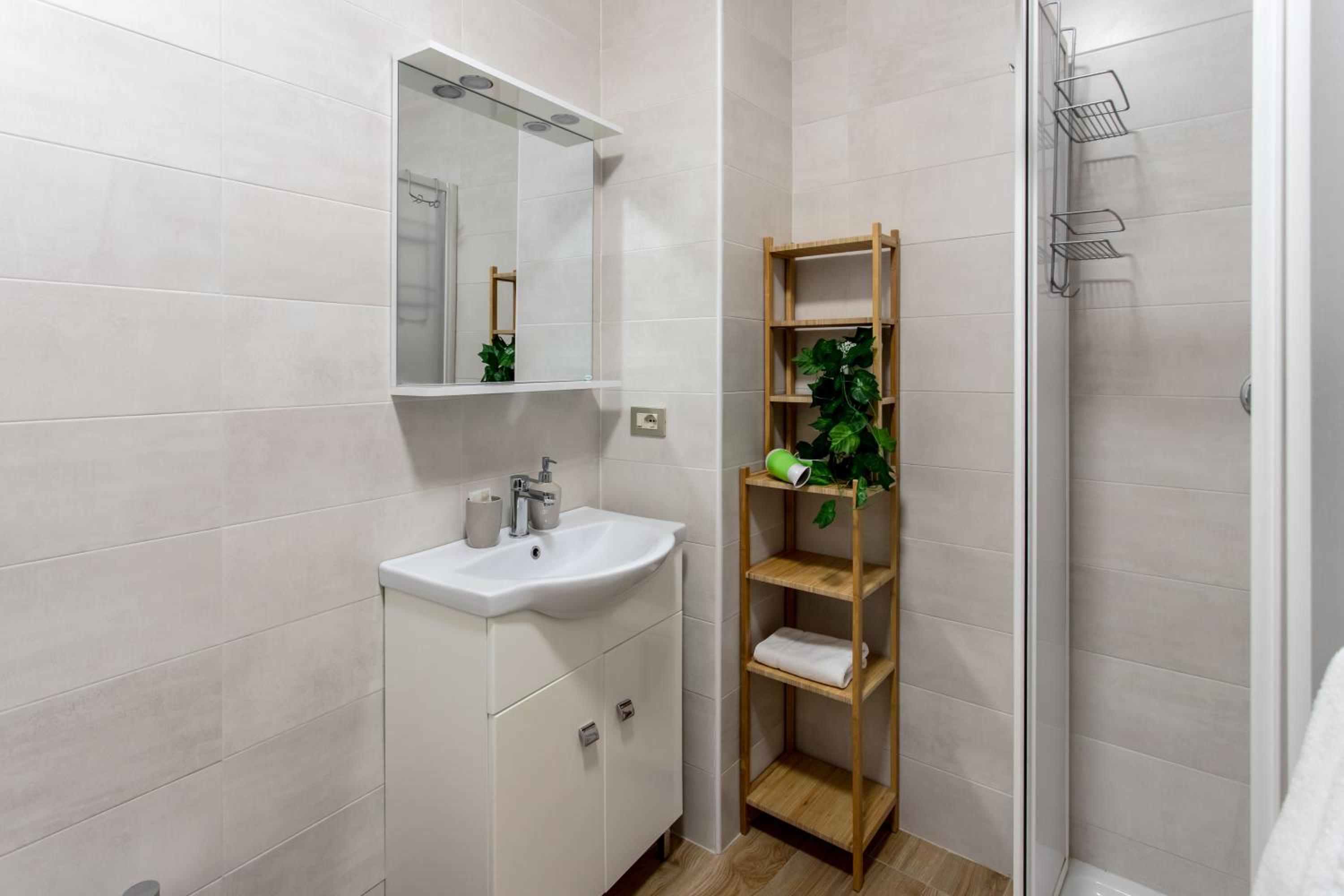 One-Bedroom Apartment photo 2