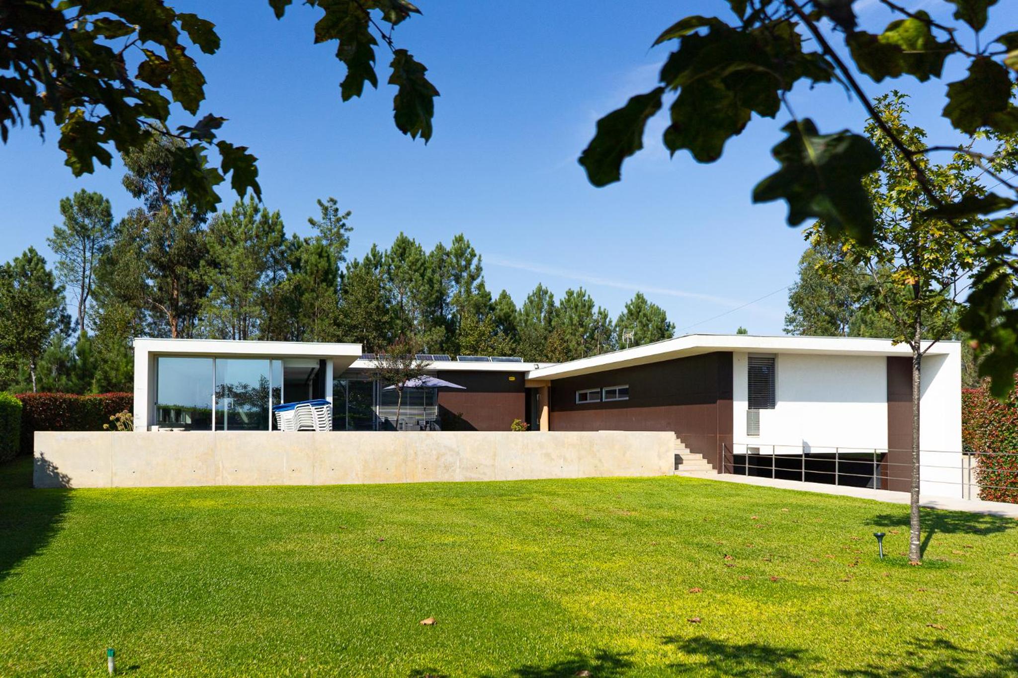 Villa photo 2