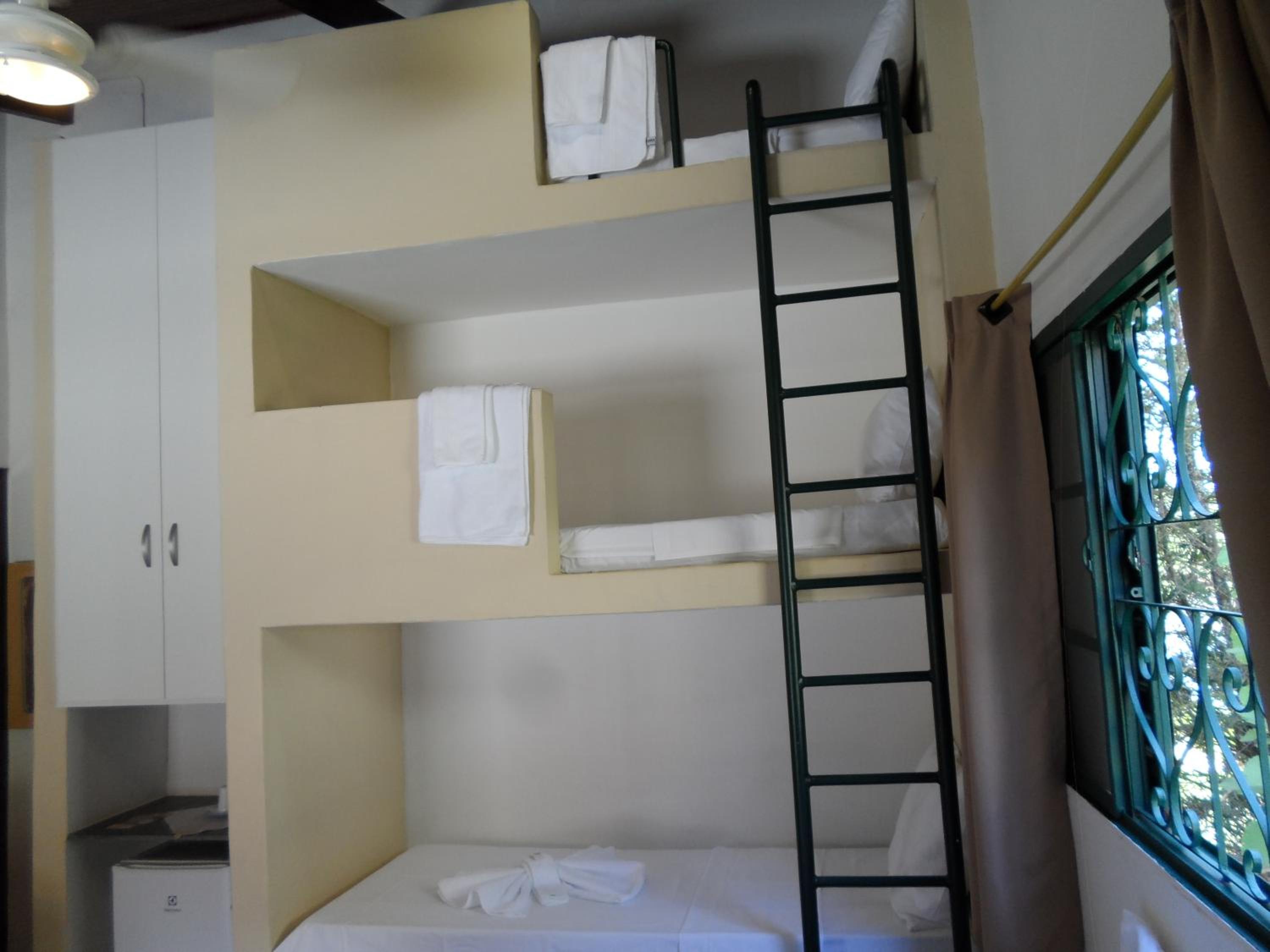 Quadruple Room with Balcony photo 3