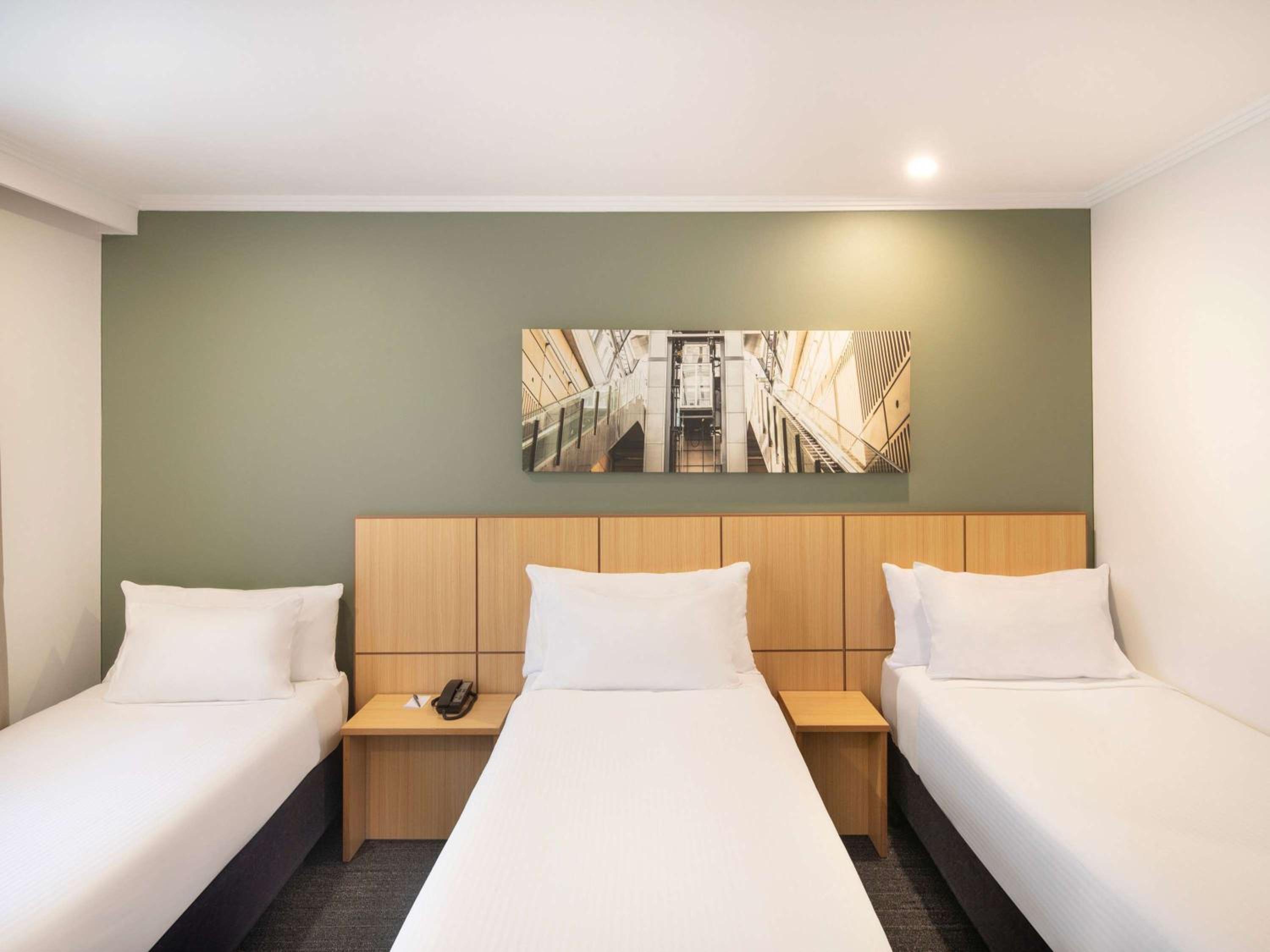 Standard Triple Room thumbnail 6