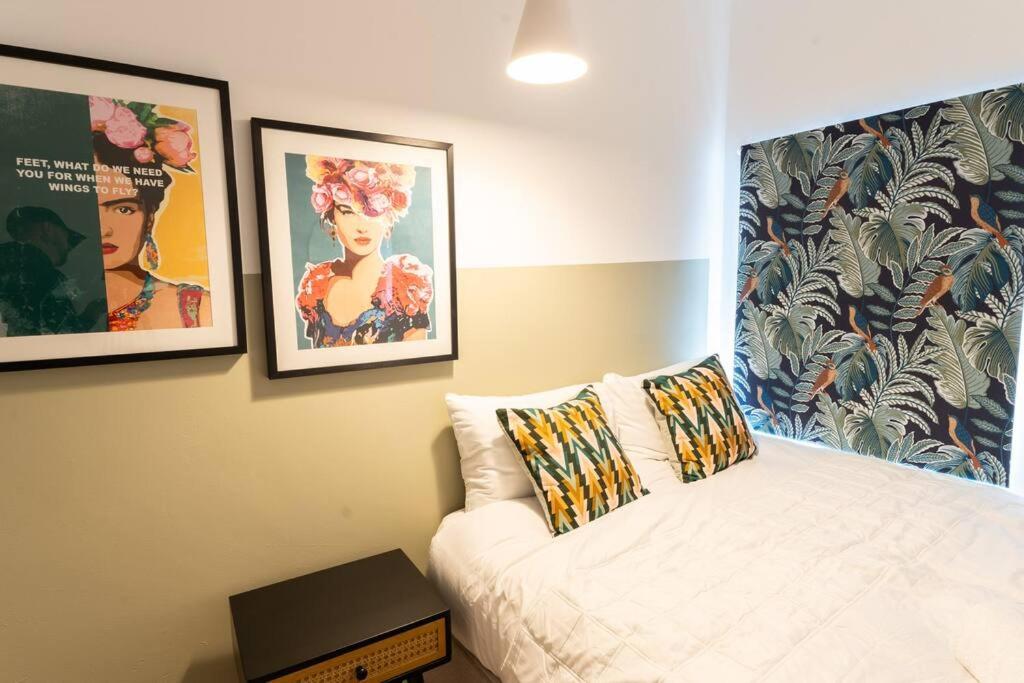 Three-Bedroom House photo 3