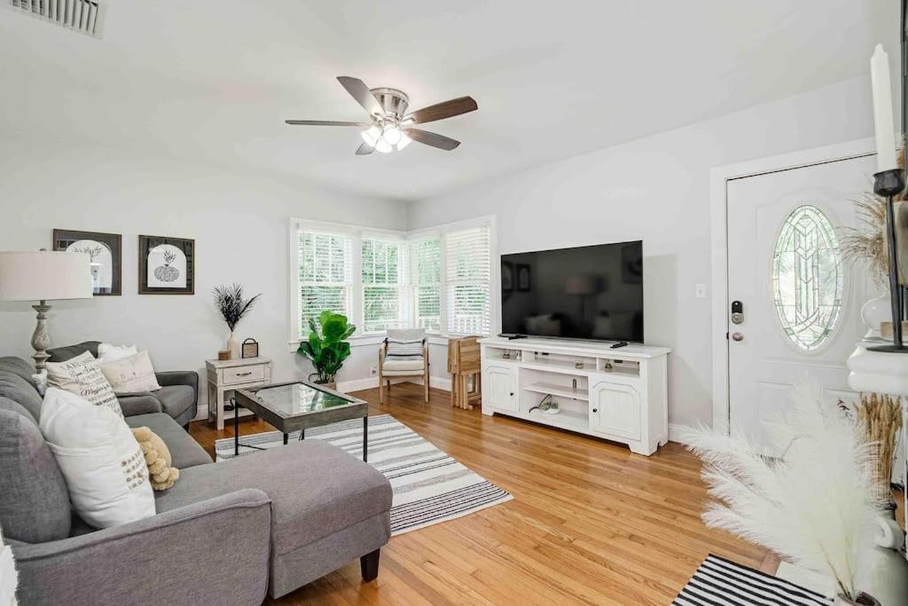Three-Bedroom House photo 1