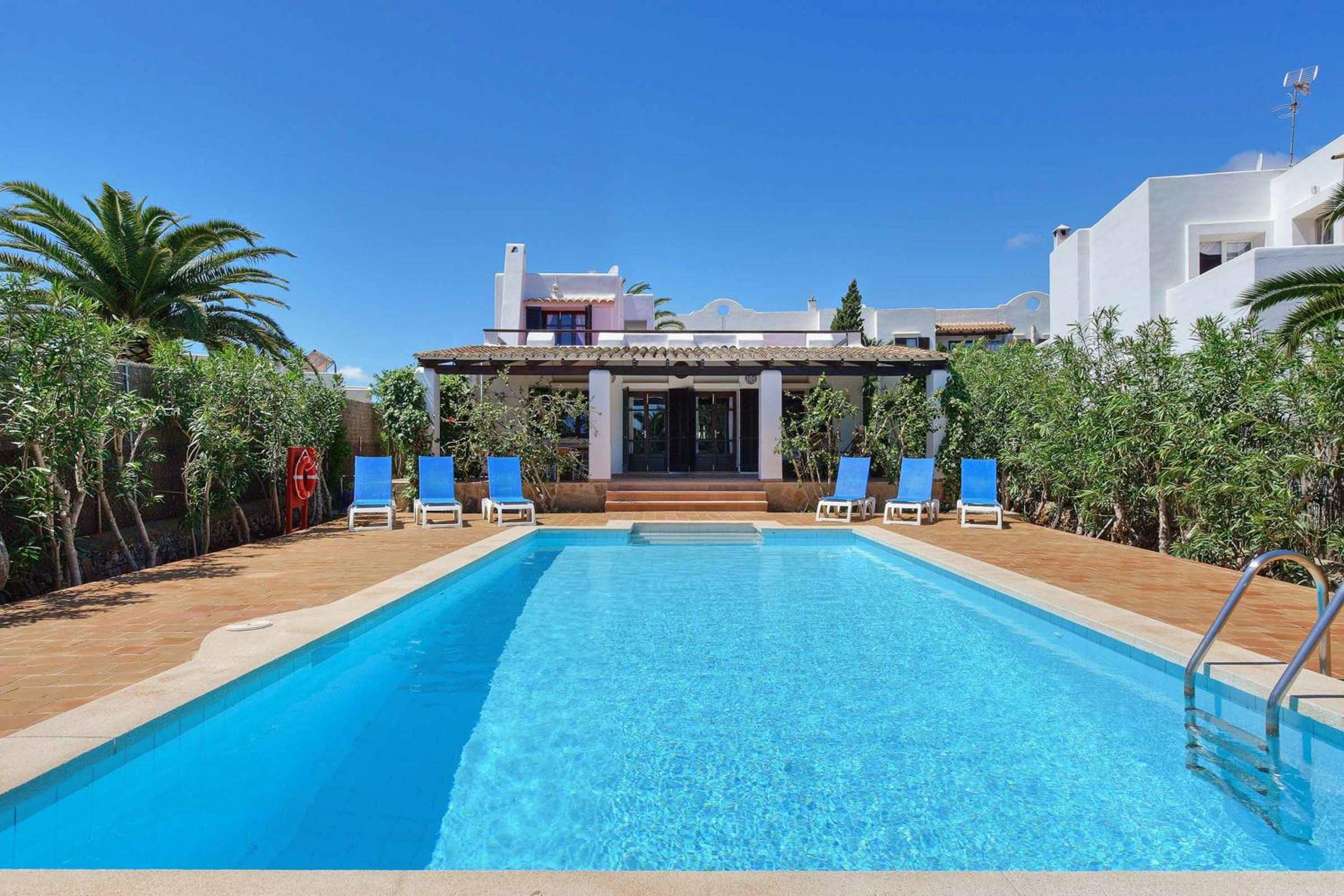 Villa de Tres Habitaciones