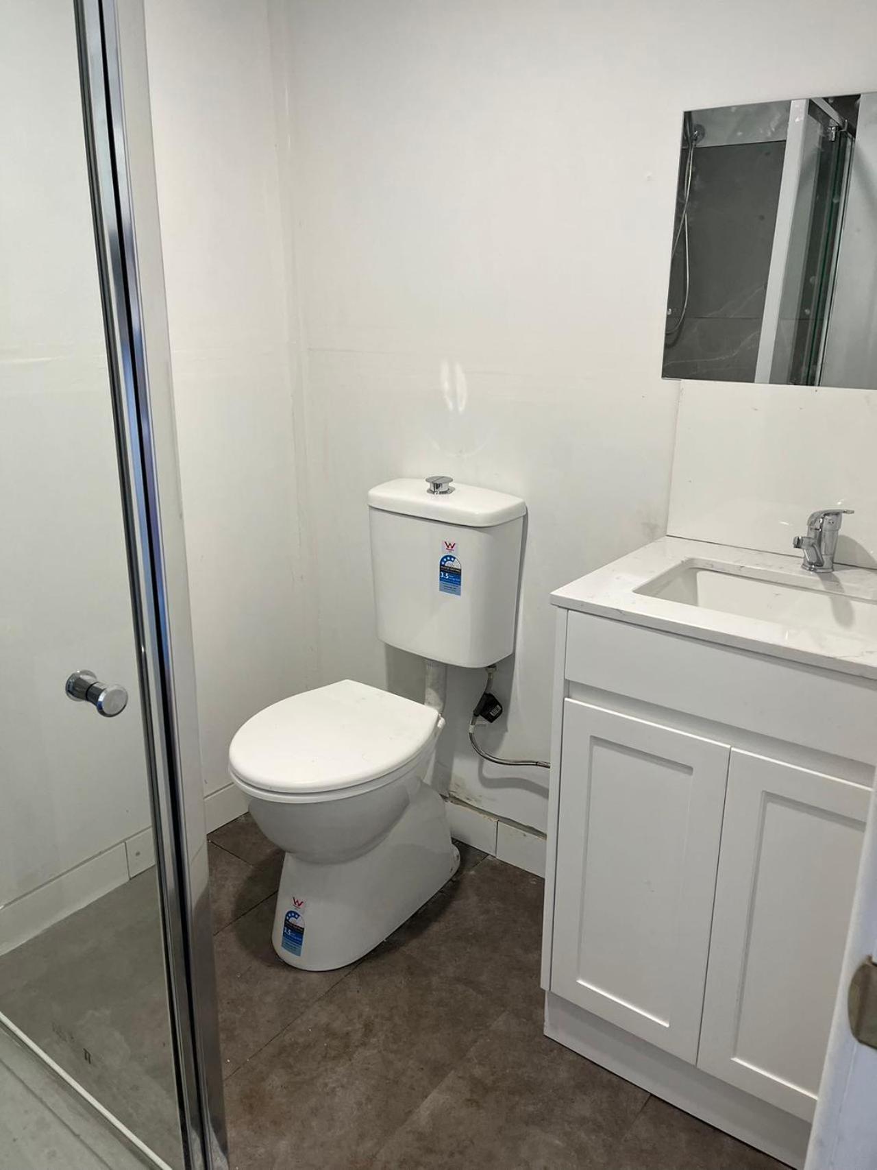 Double Room With Private Bathroom photo 2