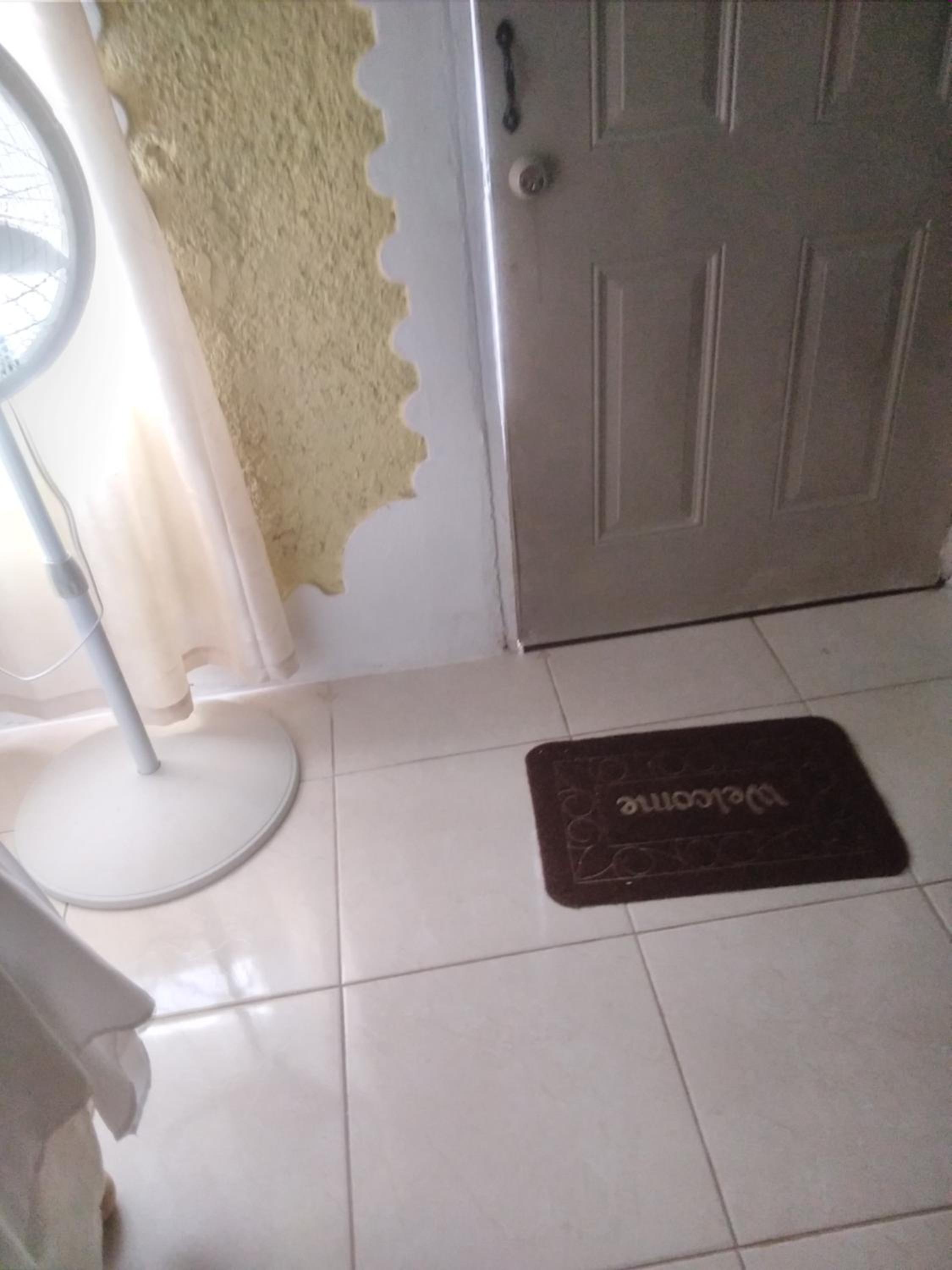 Double Room with Shared Bathroom photo 3