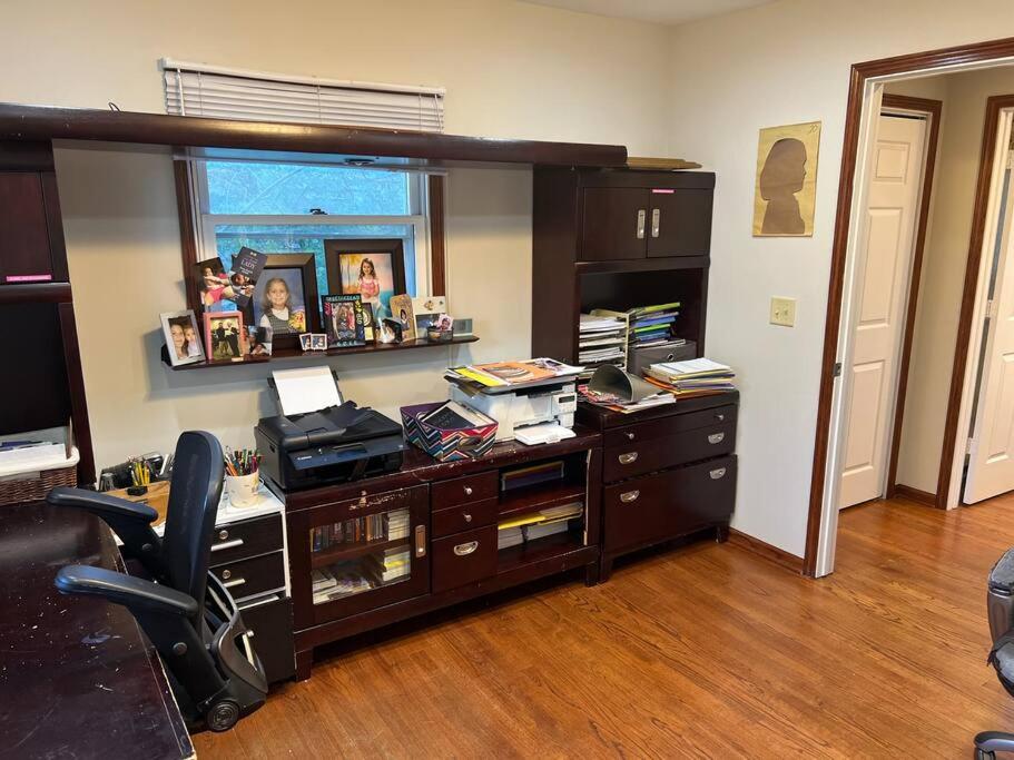 Five-Bedroom House photo 2