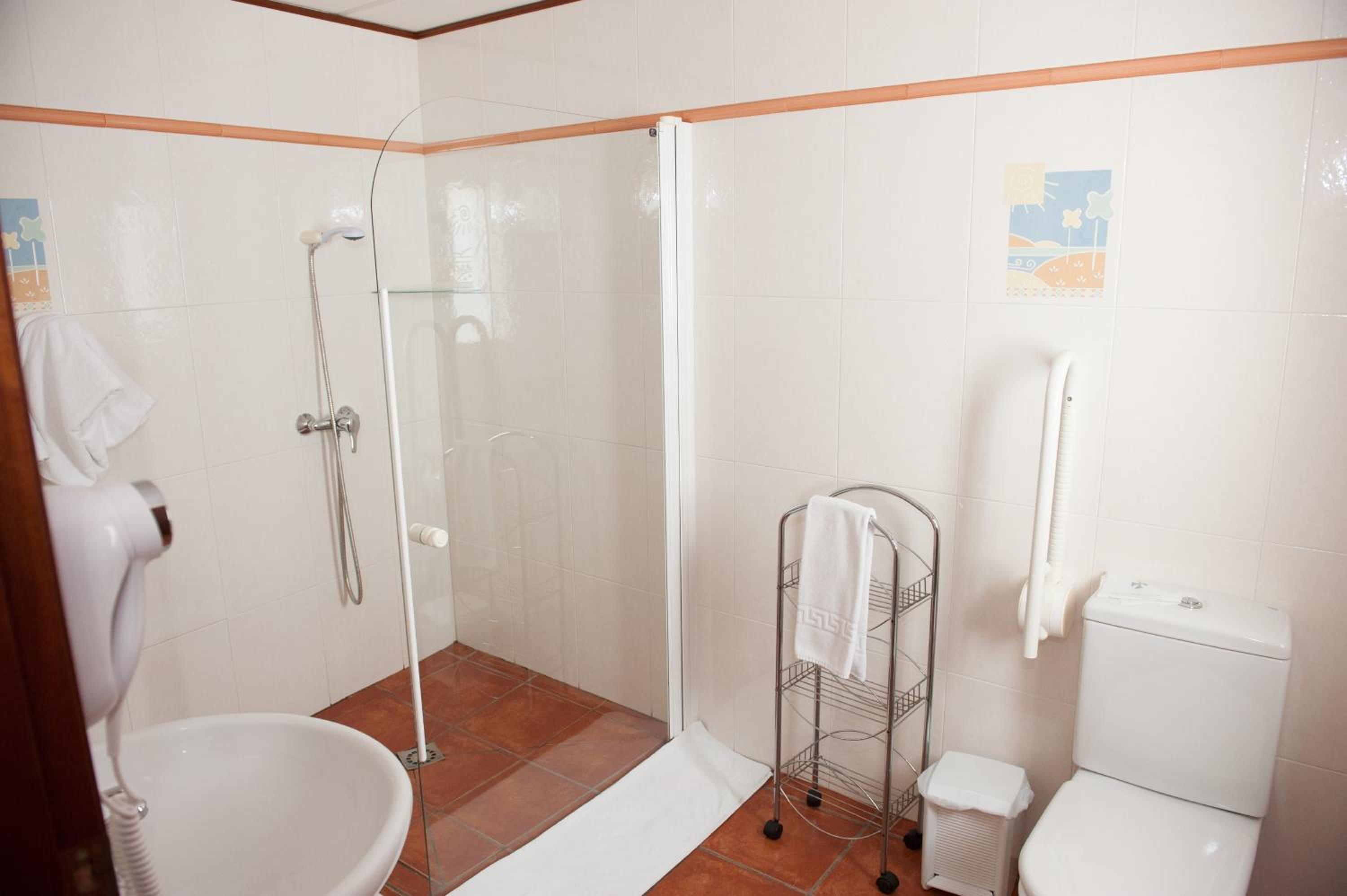 Twin Room Ground Floor photo 2
