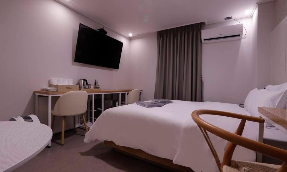 Standard Double Room - Photo 4