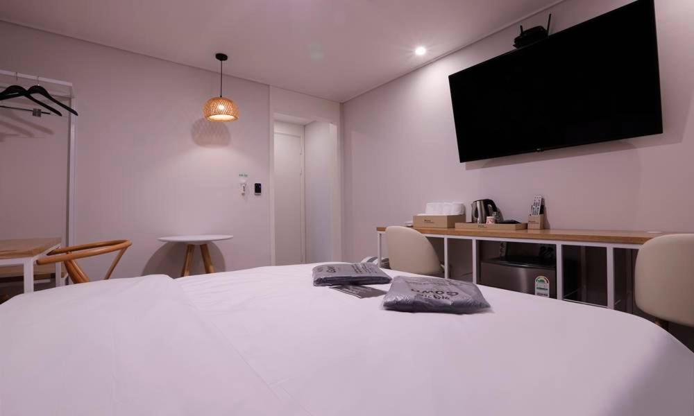 Standard Double Room - Photo 5