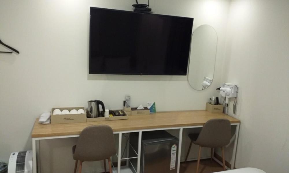 Standard Twin Room - Photo 5
