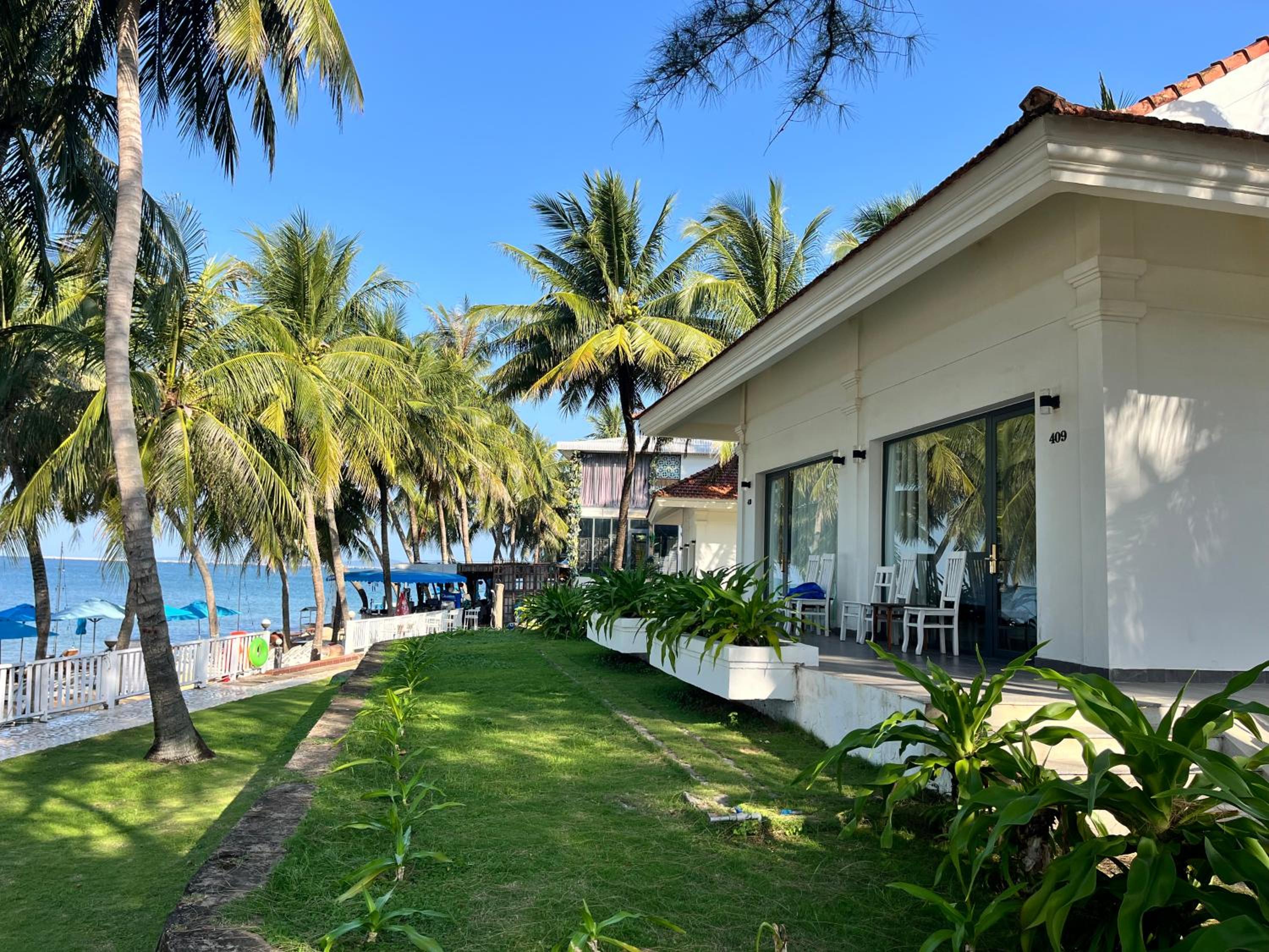 Bungalow - Beach Front - Photo 3