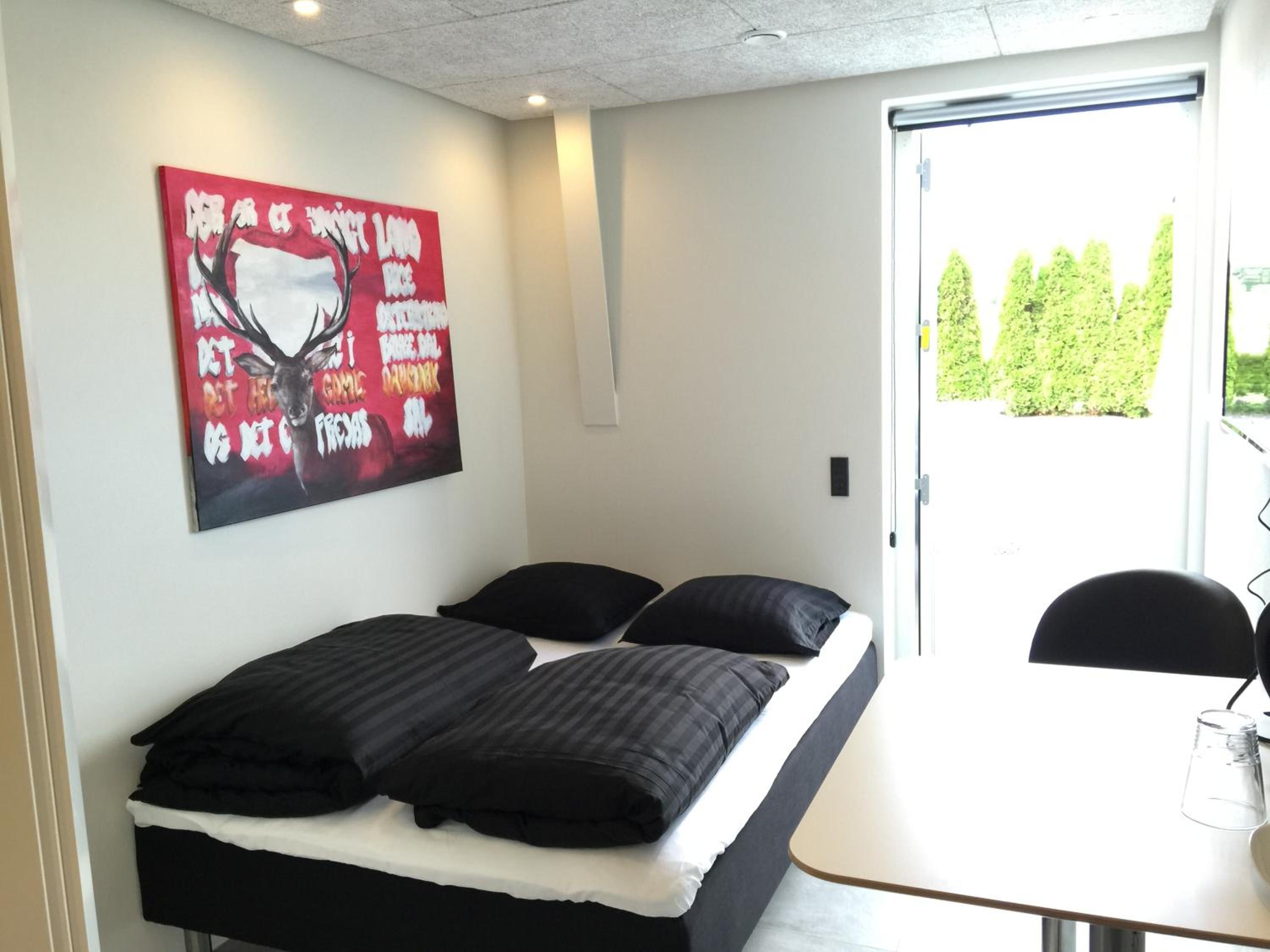 Small Room with Terrace