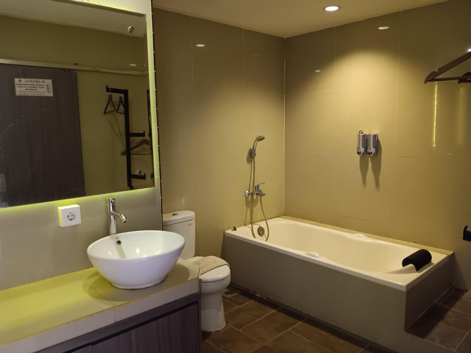 Triple Room With Bath photo 2