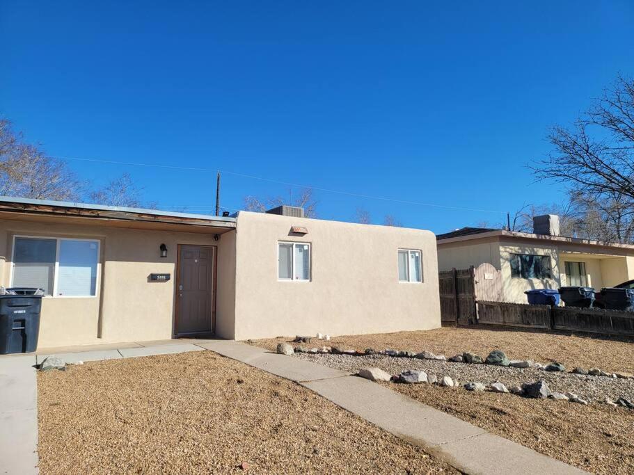 Three-Bedroom House photo 2