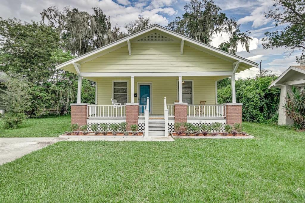 Two-Bedroom House photo 3