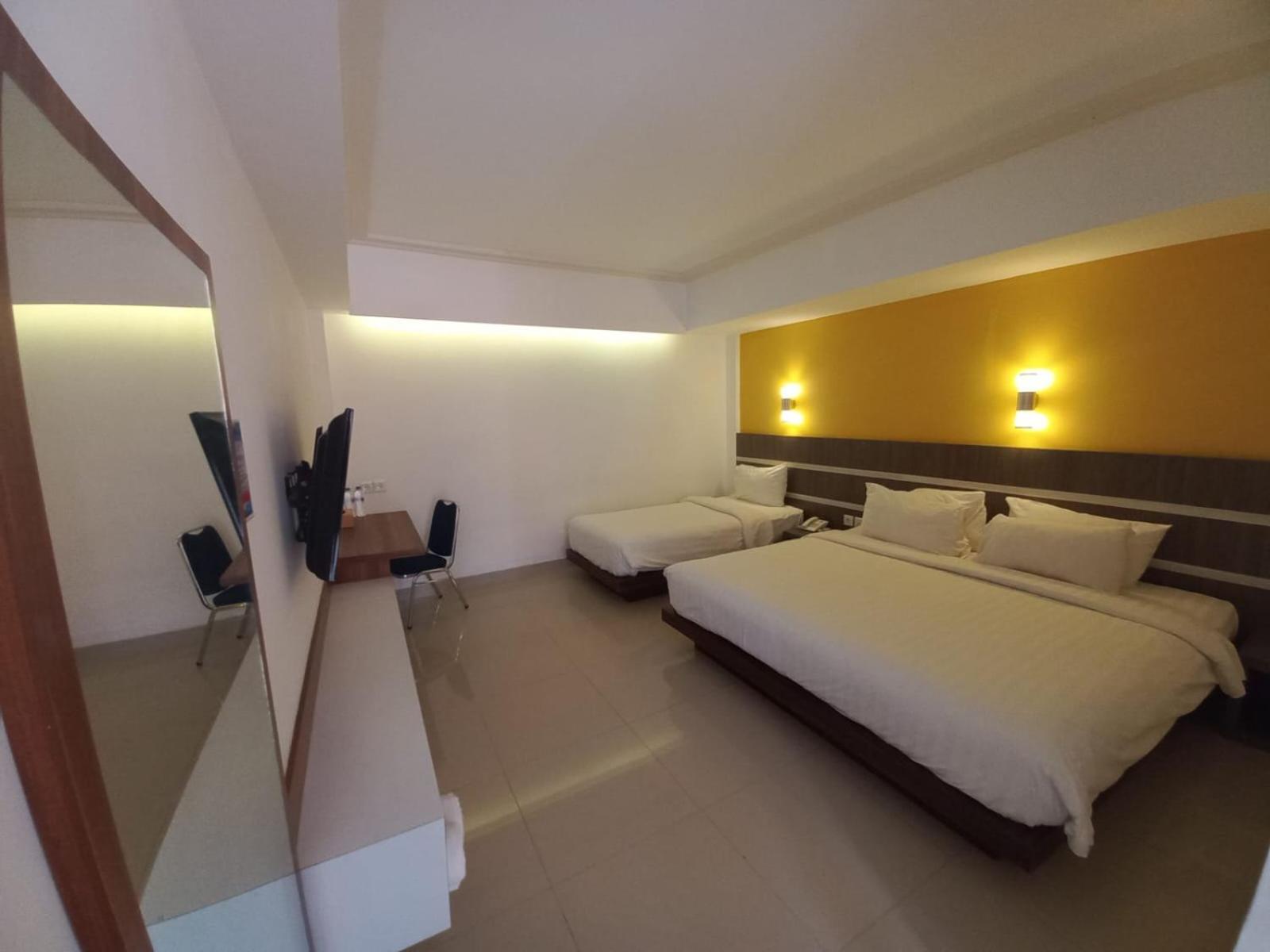 Triple Room With Bath photo 3