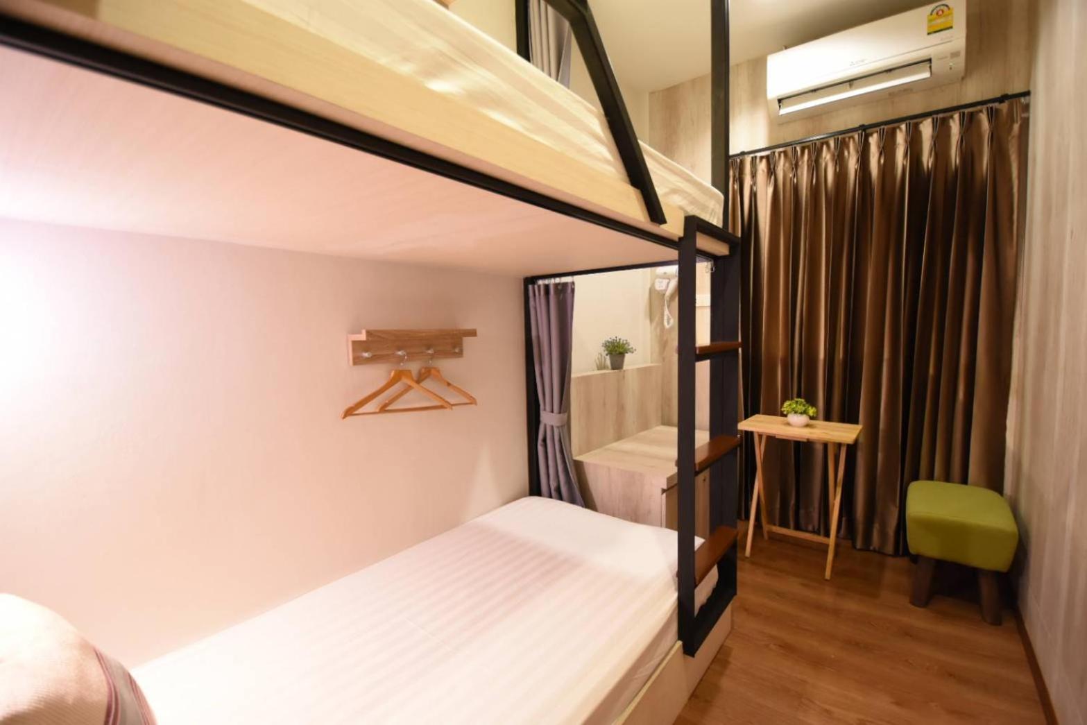 Dormitory Room with Shared Bathroom photo 3