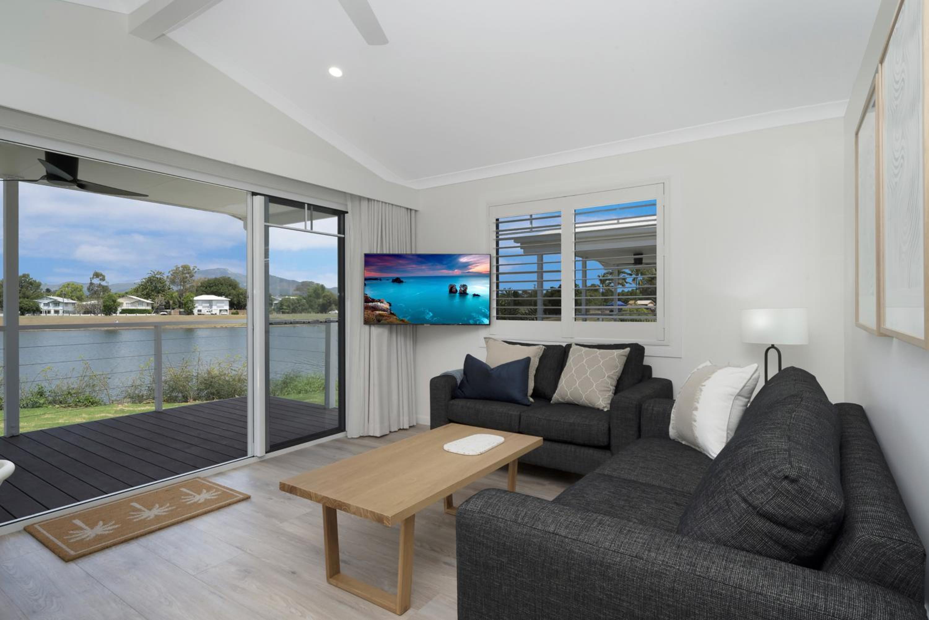 Two-Bedroom Deluxe Bungalow - Photo 4