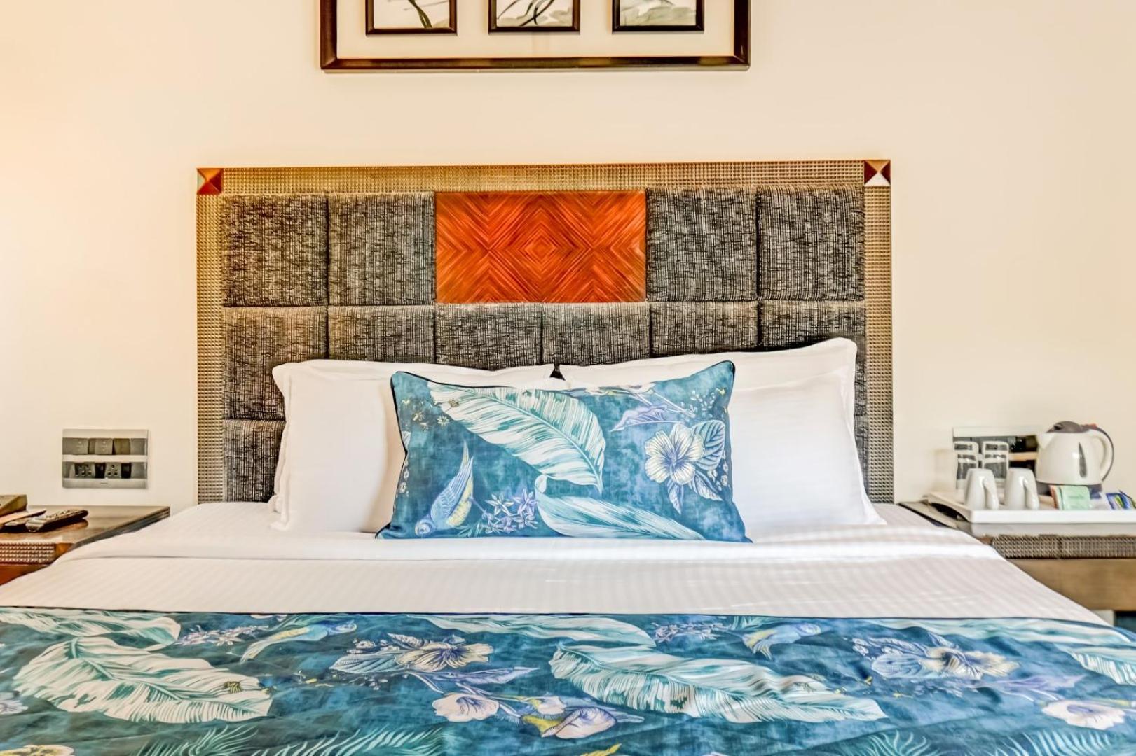 Deluxe Room With Private Balcony - Photo 4