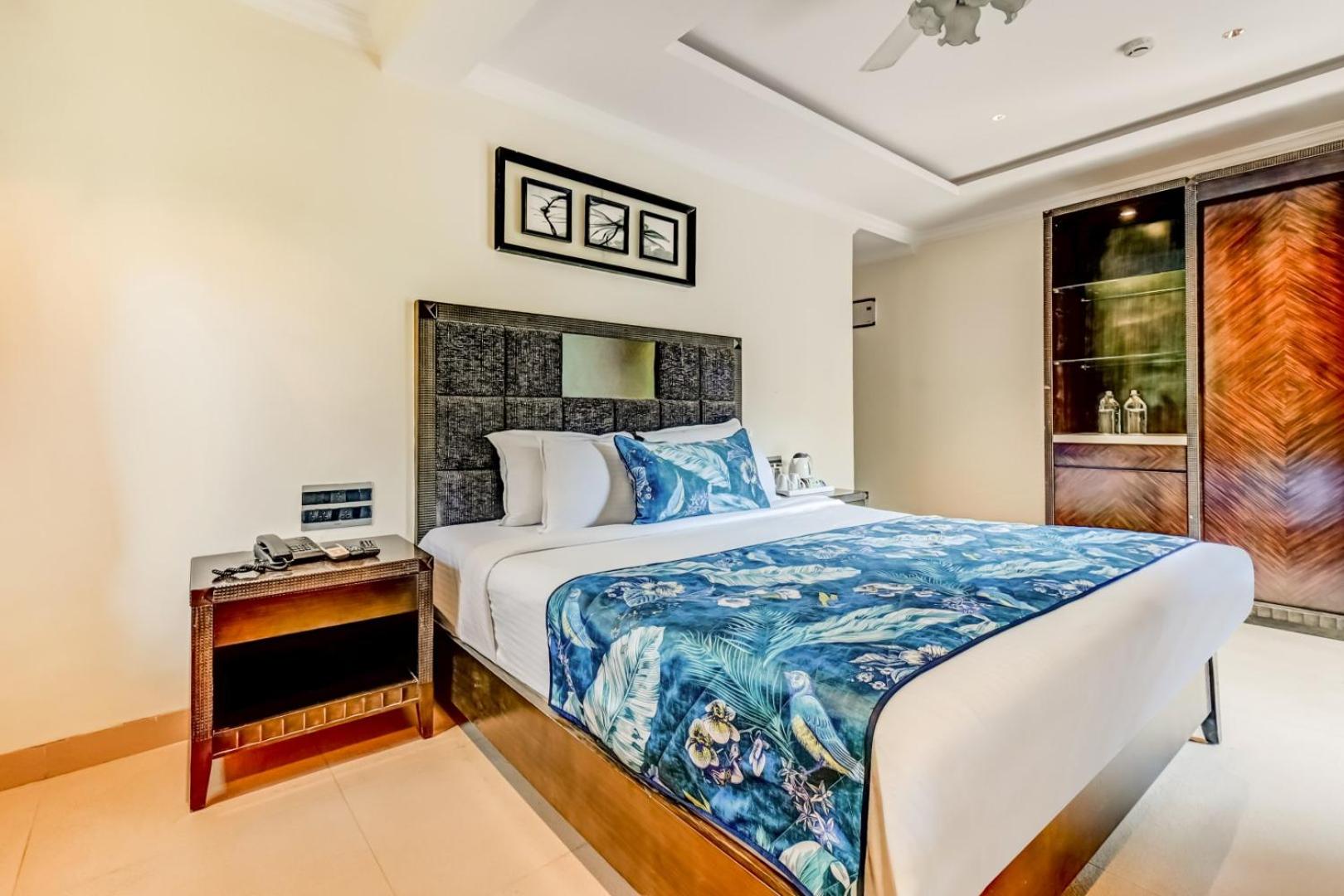 Deluxe Room With Private Balcony - Photo 3