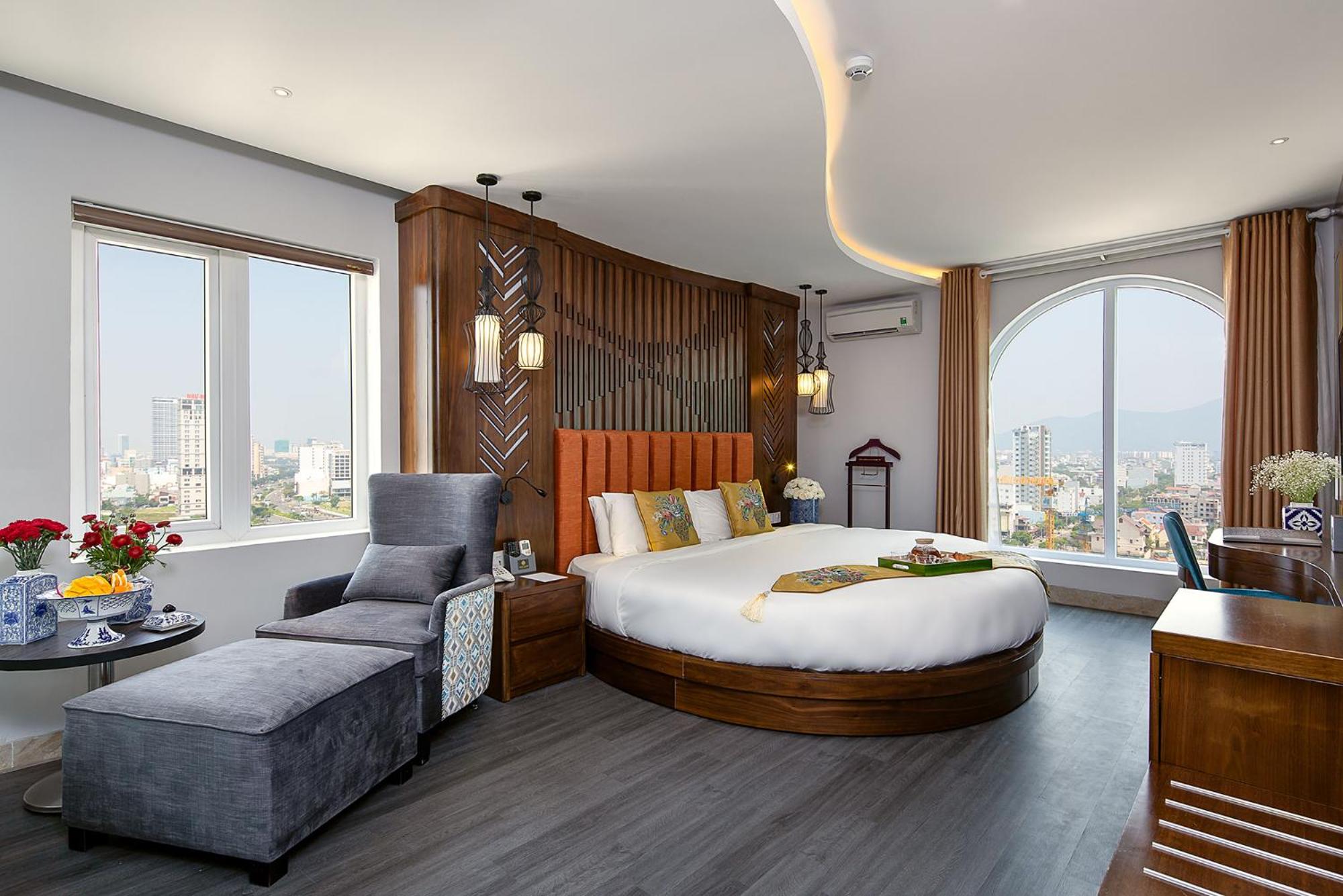 Suite with City View