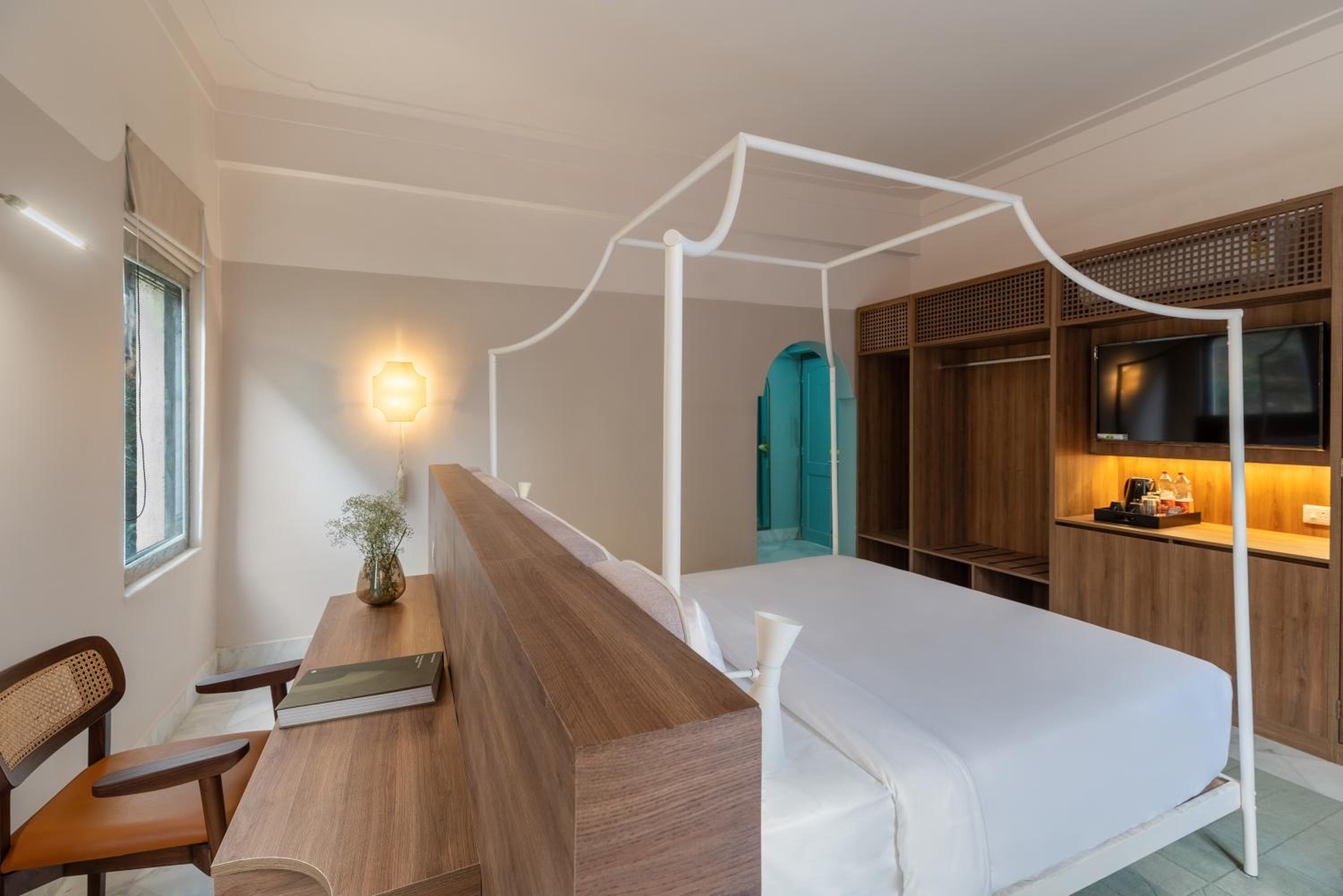 Premium King Room: 15% off on Food & Soft Beverage, Early checkin and Late Checkout upto 2hrs (Subject to Availability), 2 pints of Beer (till 30th Sep) - Photo 11