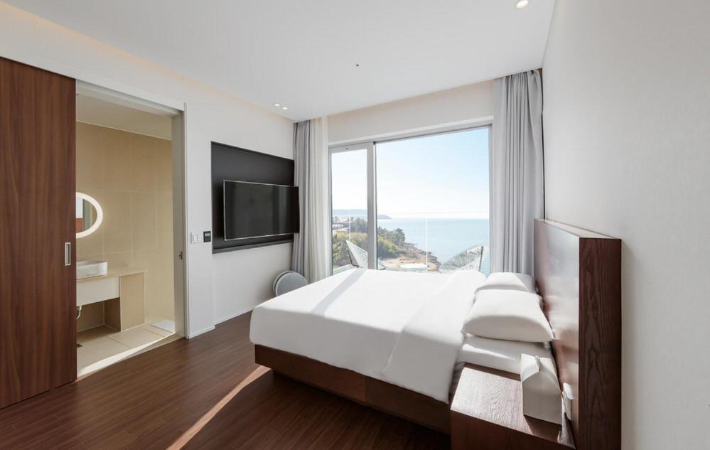 Cove Suite Terrace (Ocean View) photo 3