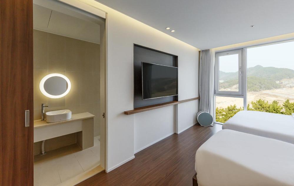 Cove Suite Blue (Mountain View) photo 3