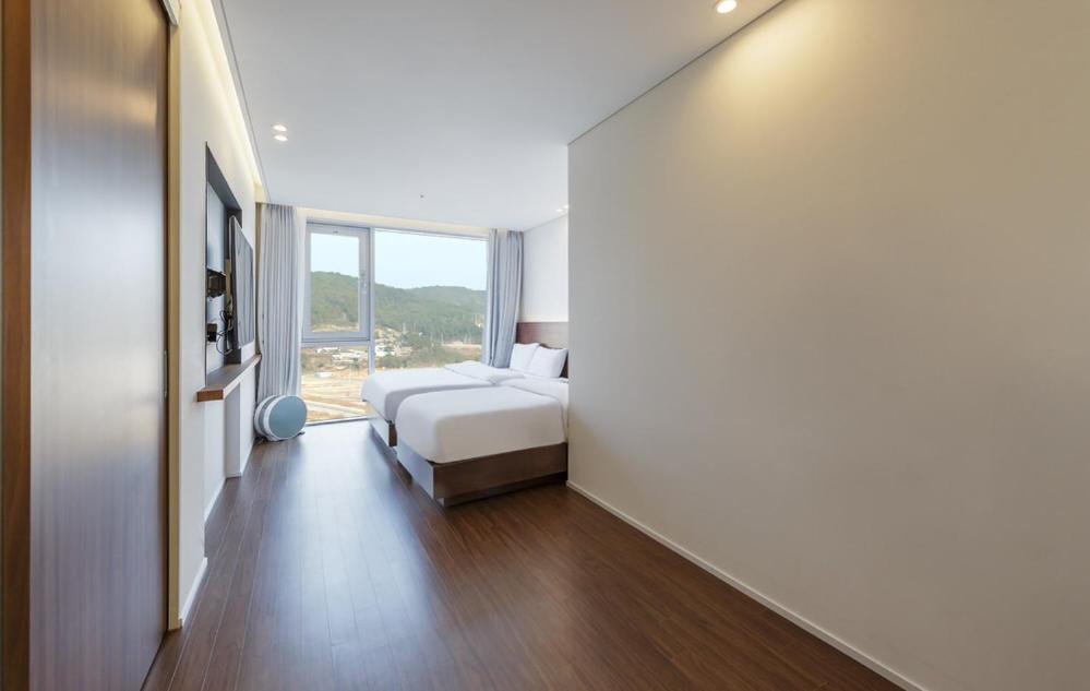 Cove Suite Blue (Mountain View) photo 2