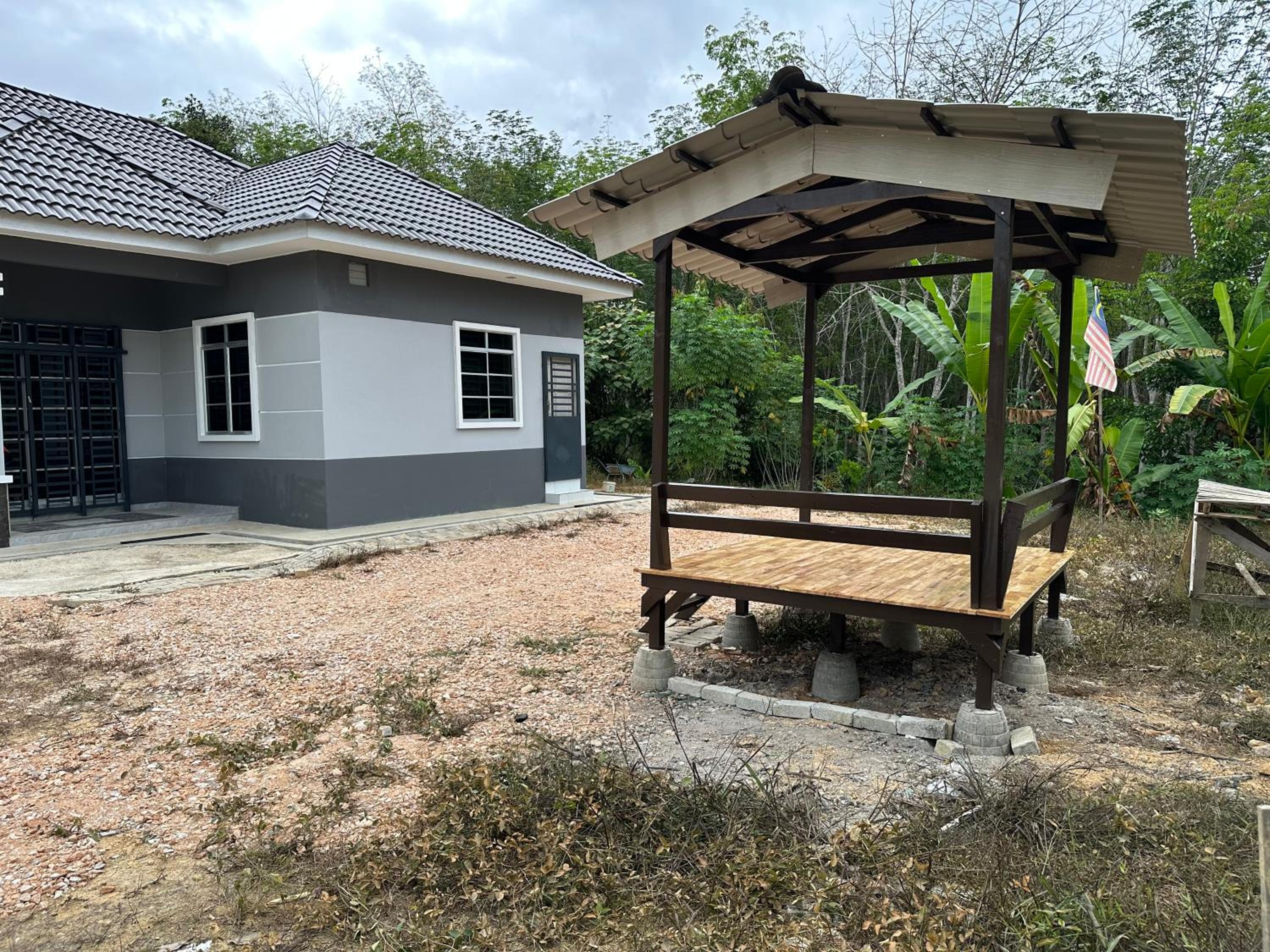 Three-Bedroom House photo 2