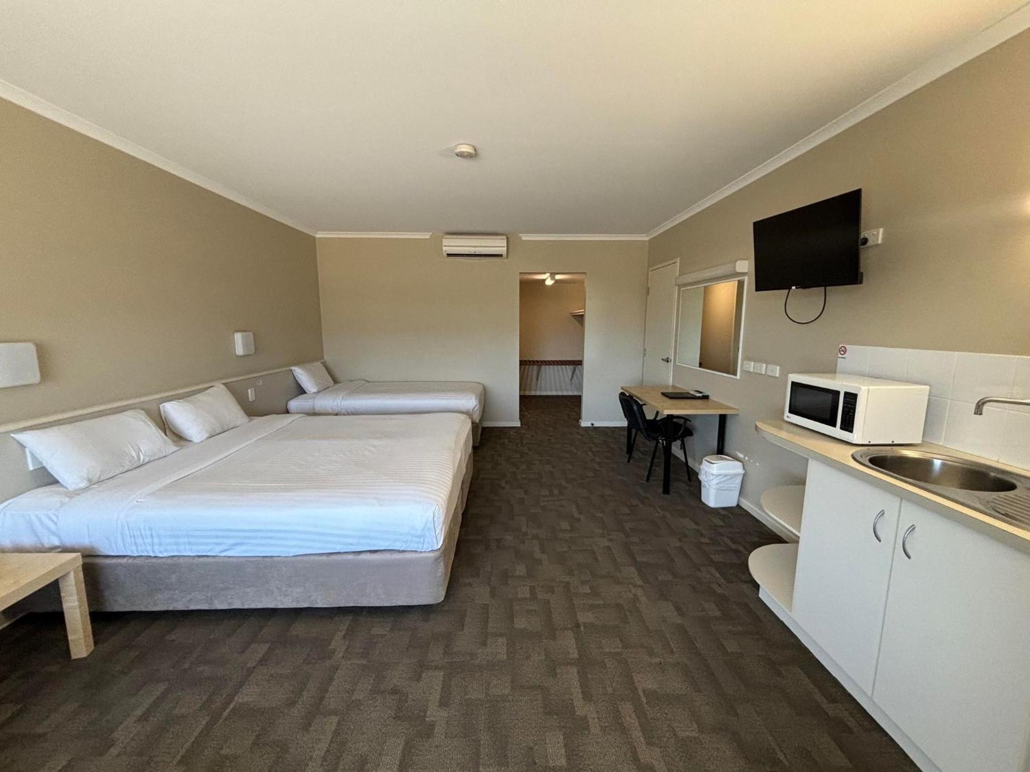 Superior Twin Room - Photo 2