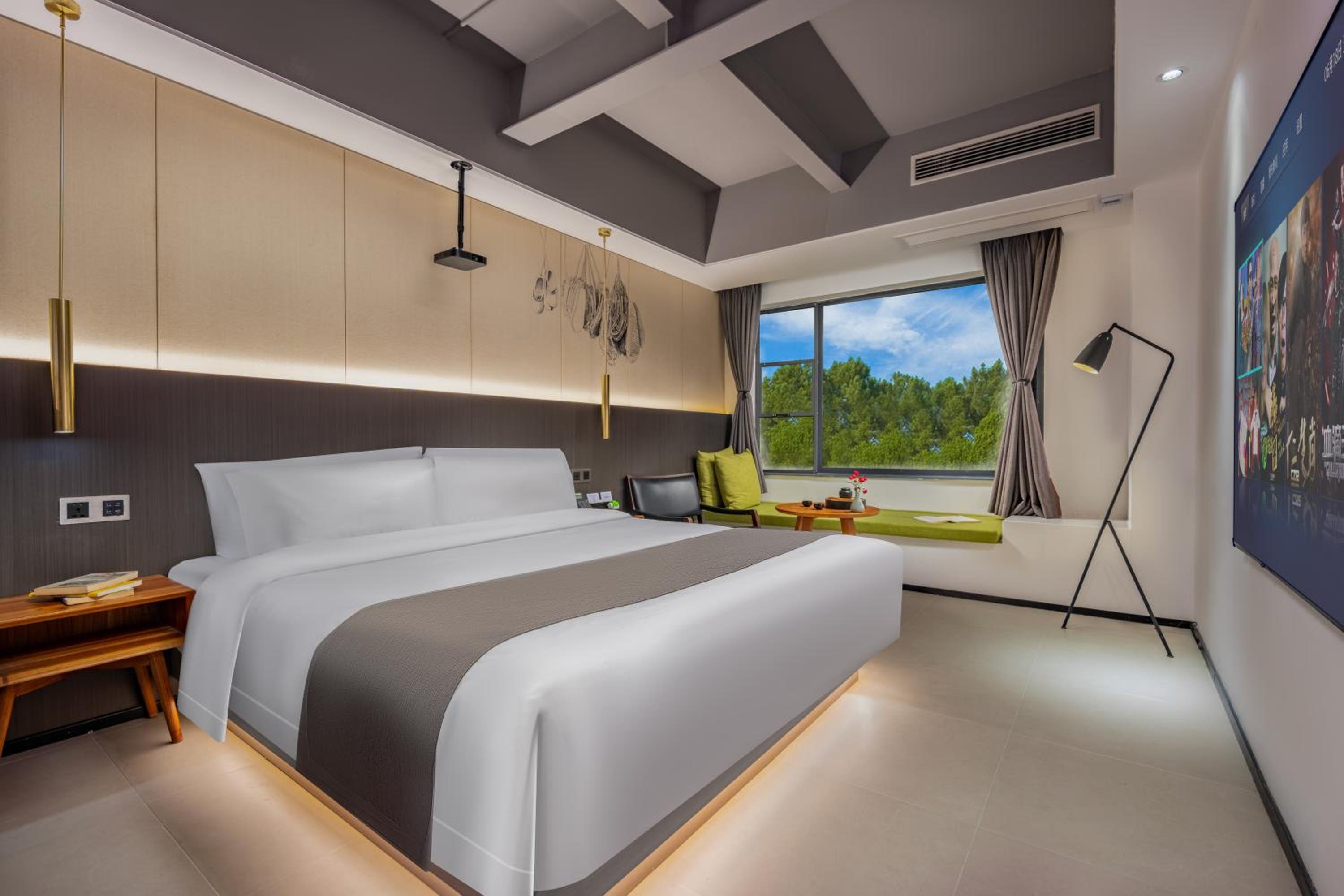 Simplified King Bed photo 1