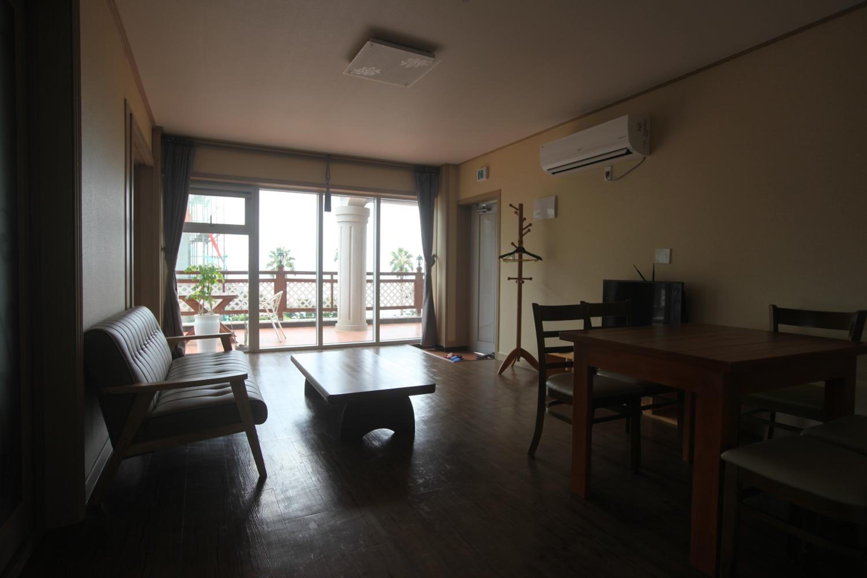 Two-Bedroom Apartment - Photo 8
